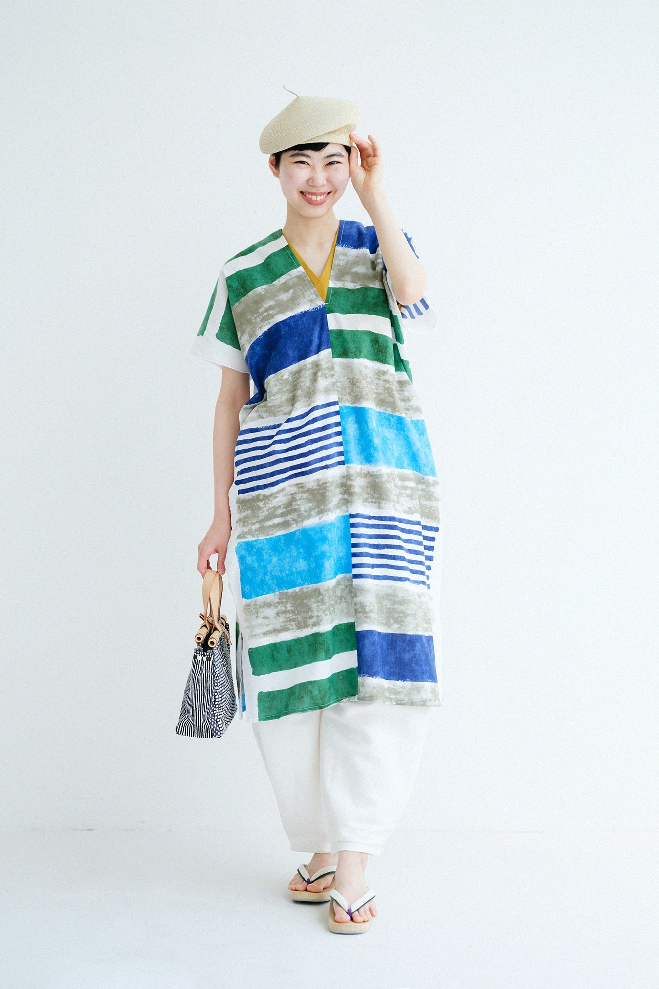 'Height:'162 cm,'WearsTaille : »Women F