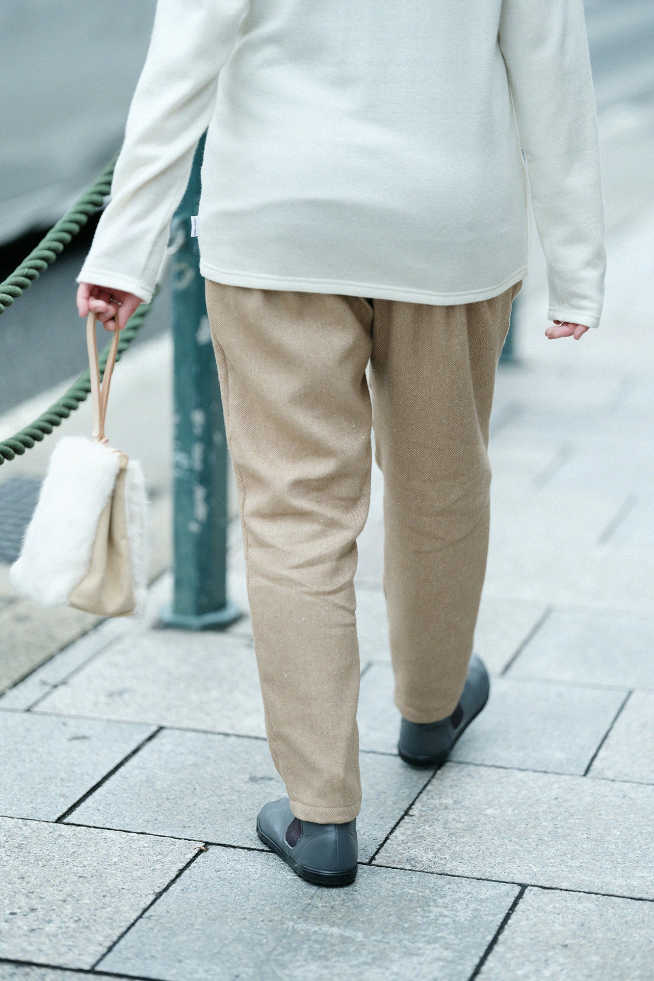 麻絹毛混 二褶 細腿褲／赤白橡