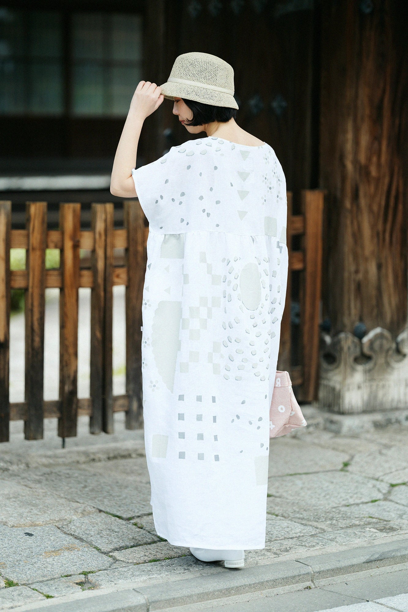 Robe froissée en lin/Tamatebako Kei White