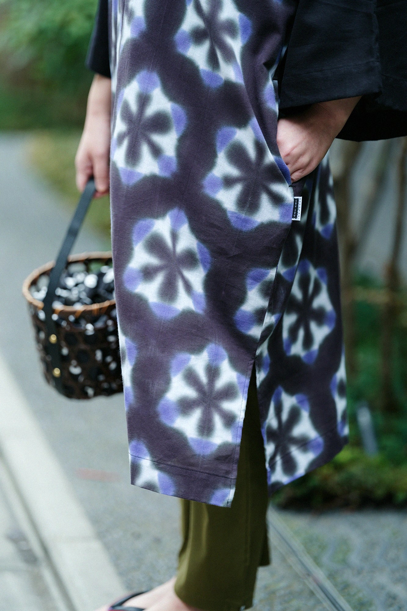 Marimomen Arimatsu Narumi Tie-dye Isemomen Cotton Okatabira Dress / Black×Snowflakes Fir Tree Night