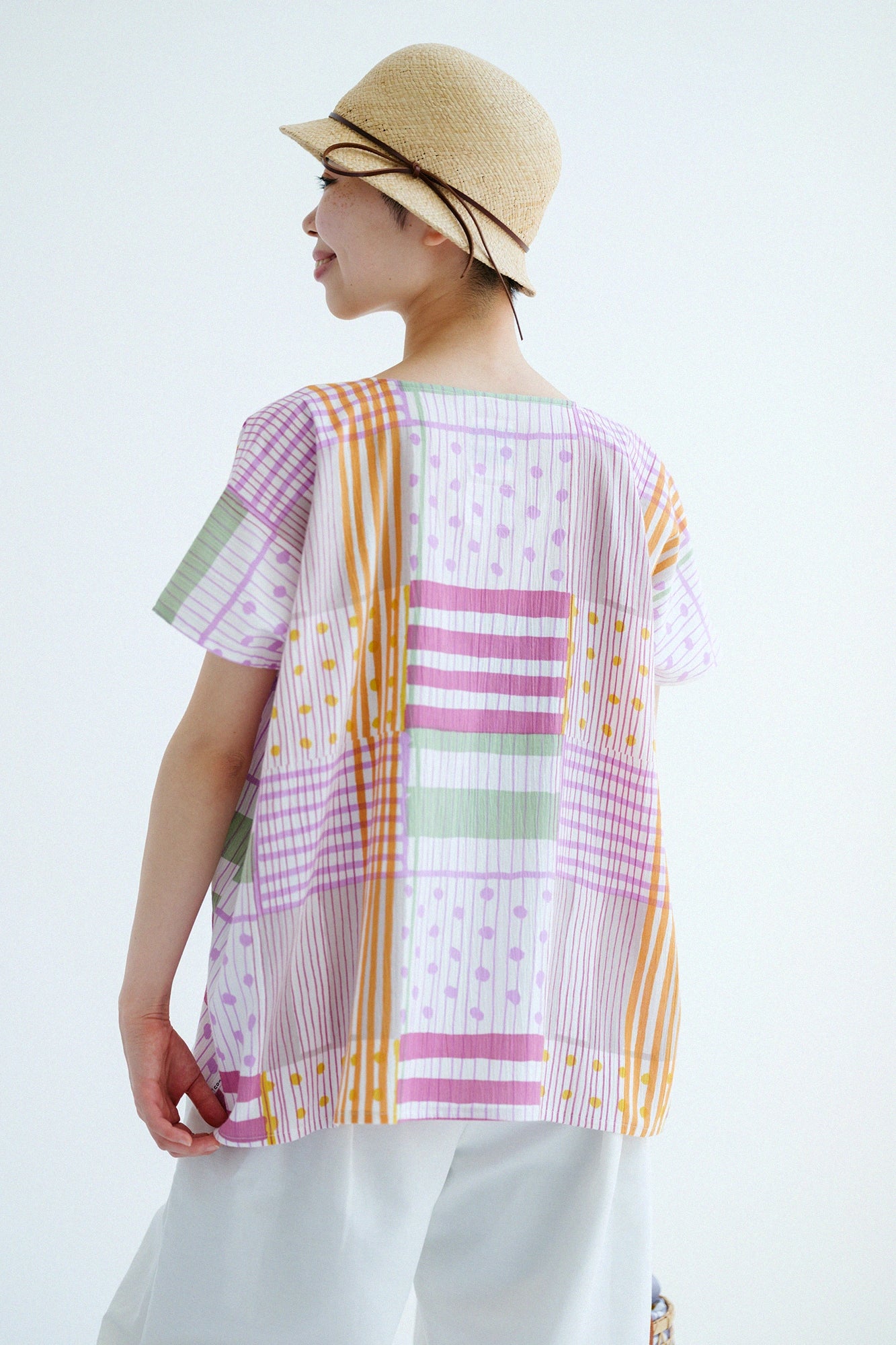 'Height:'164 cm,'WearsTaille : »Women F