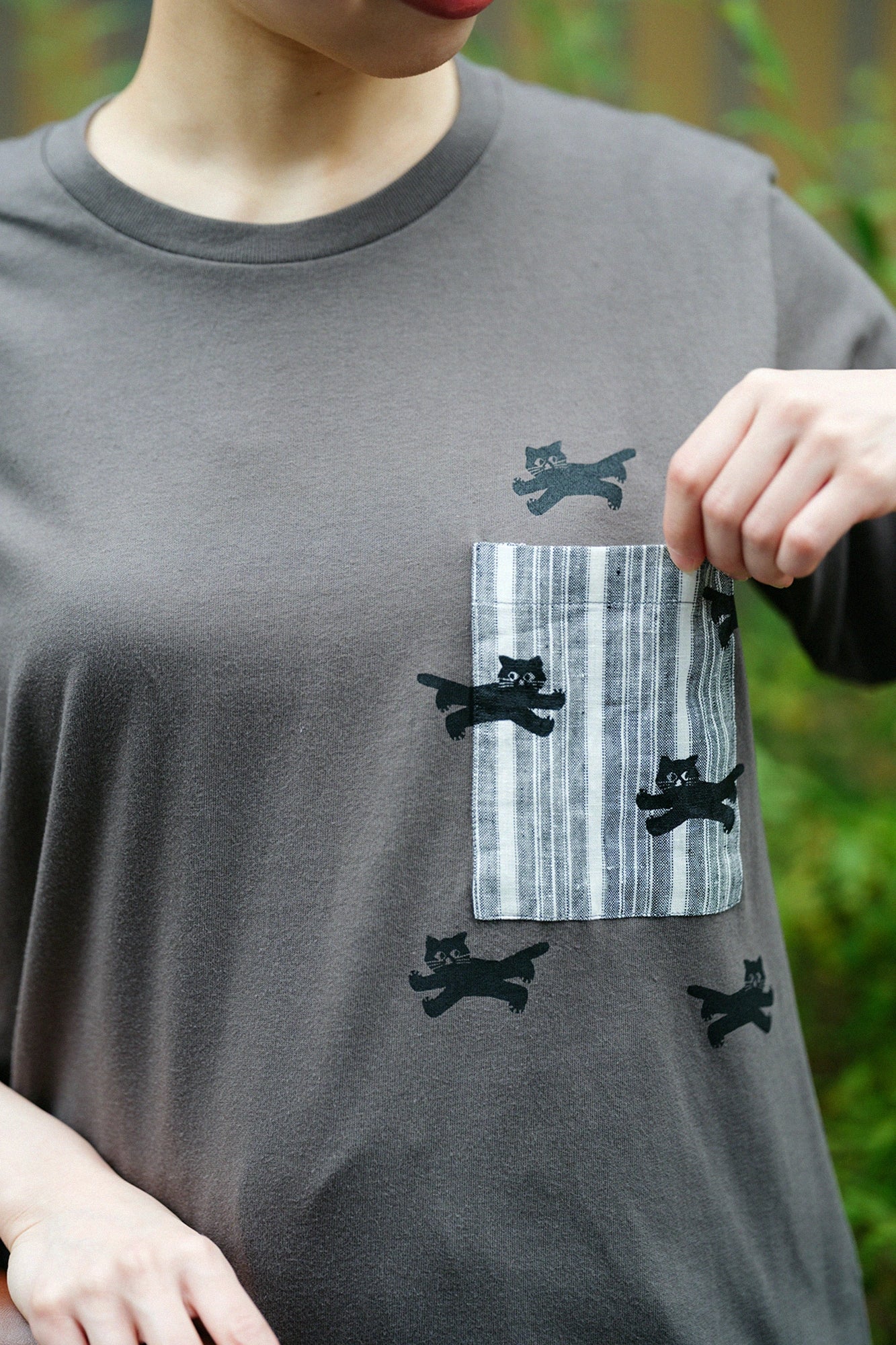 【Ships ard. 6/30】Short Sleeve Pocket T-shirt[5.0]／Charcoal×Cat Sprint