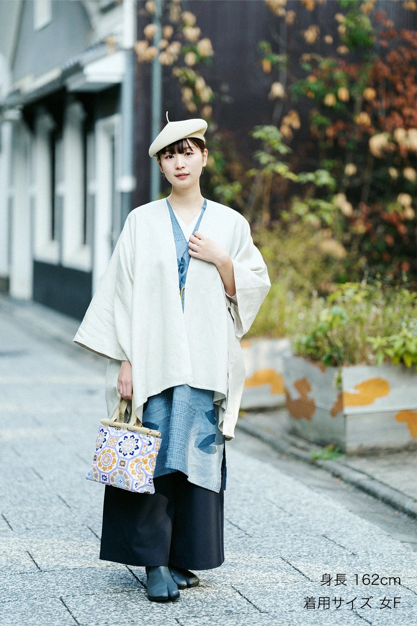 【Scheduled to ship around Mar 3】Linen Kisaragi Poncho／Greyish White