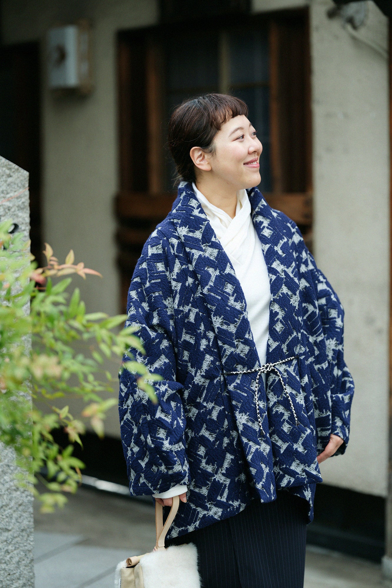 羊毛緹花 梯形袖 短外套 單層／深藍色