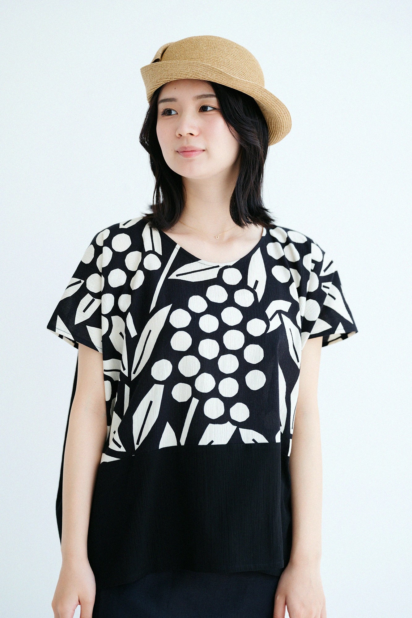 'Height:'162 cm,'WearsTaille : »Women F,左上