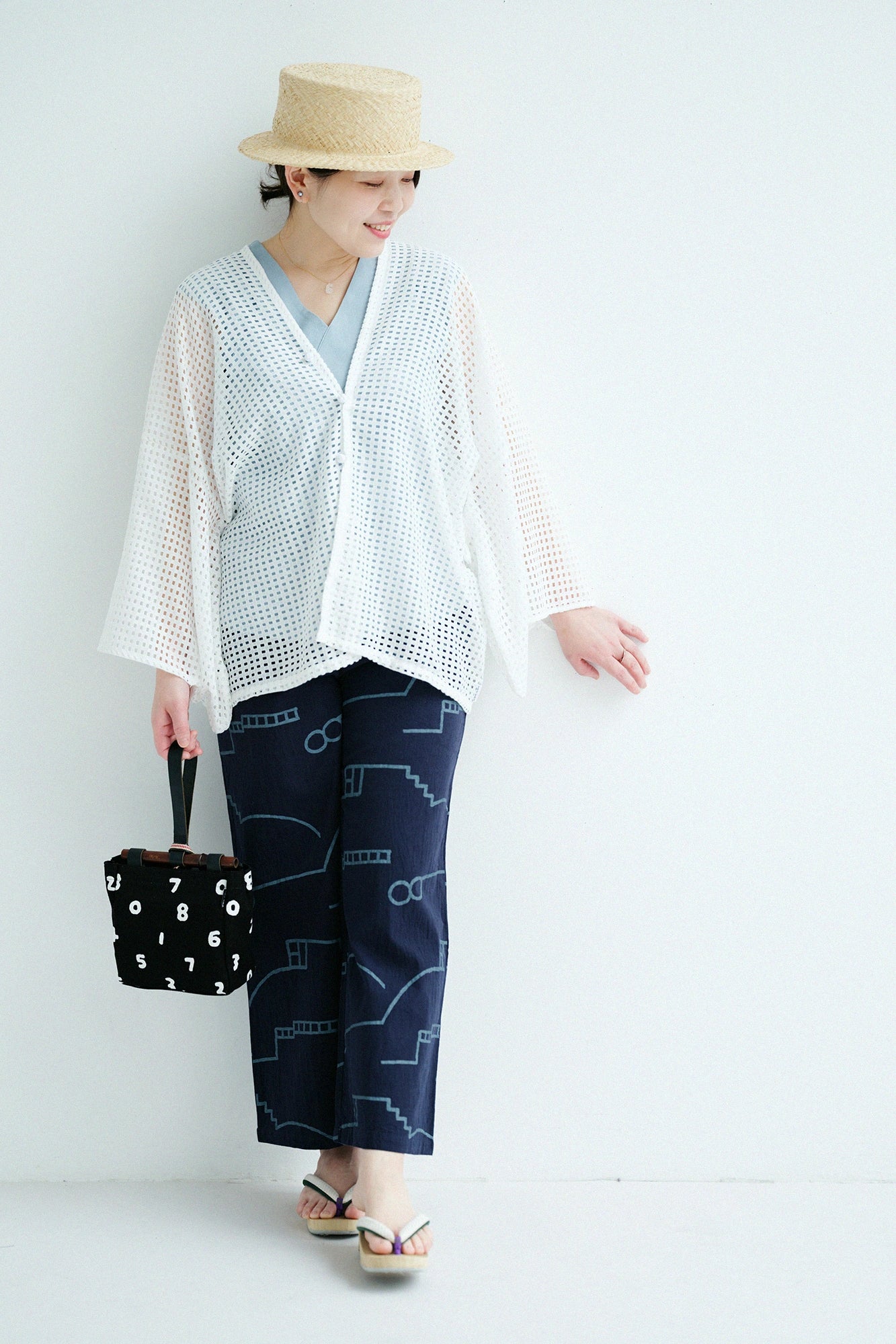 【Ships ard. 4/21】Chizimi Cotton 40/40 V-neck Shirt / Pale Greyish Blue