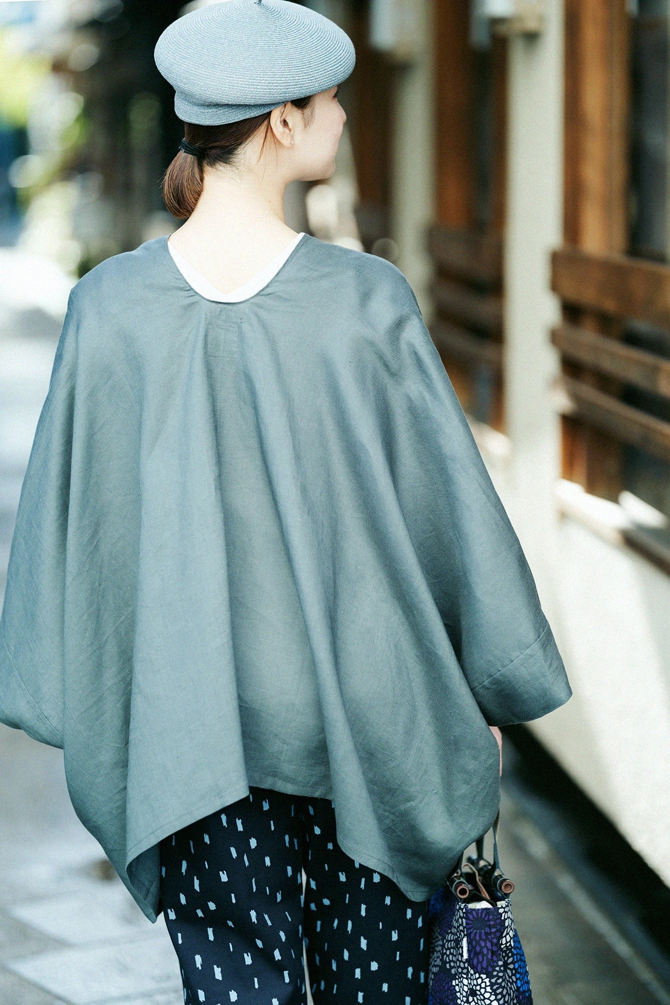 【Scheduled to ship around Mar 3】Linen Kisaragi Poncho Short／Greyish Green
