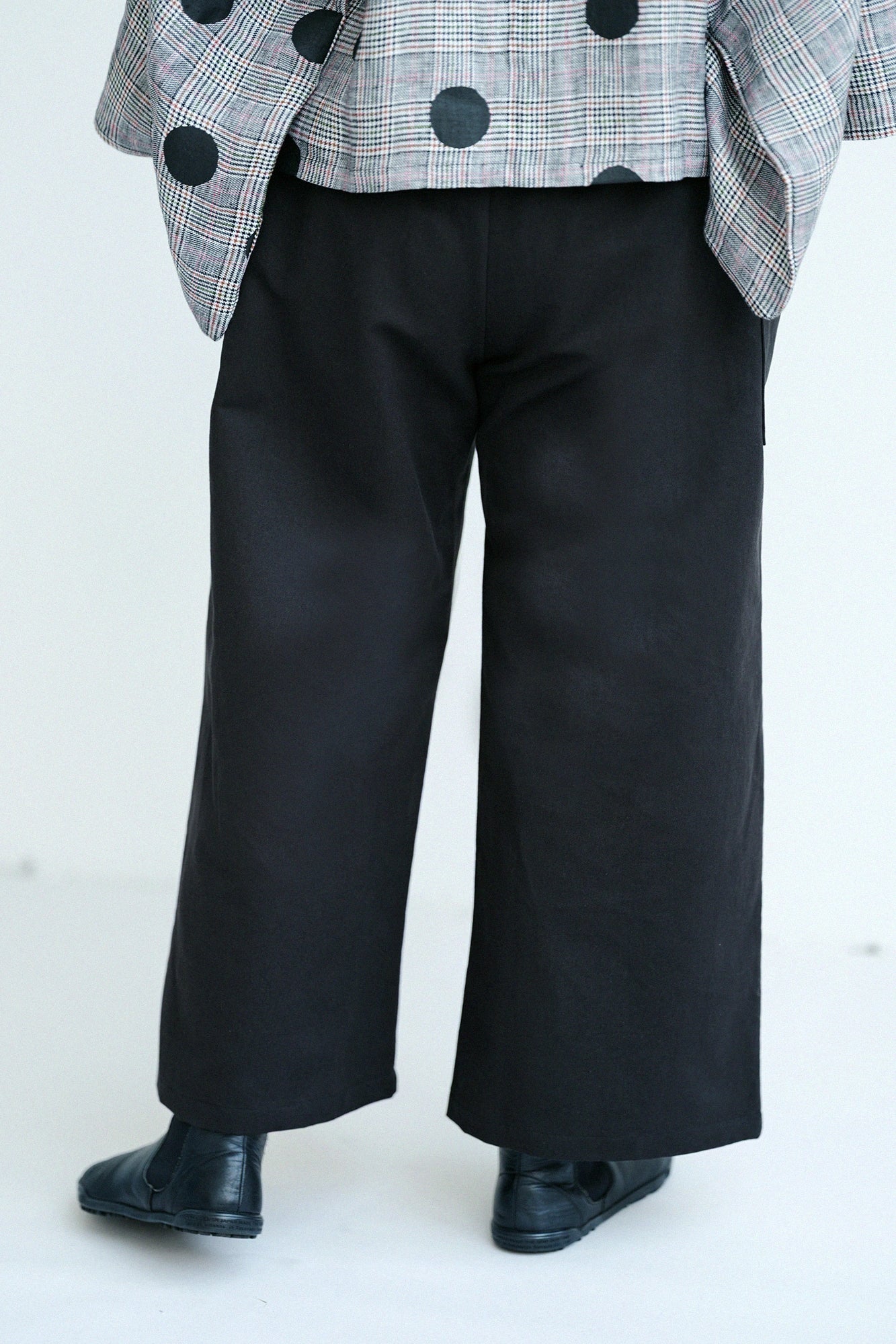 【Scheduled to ship around Mar 3】Cotton Linen Twill Weave Square Pockets Monpe Pants／Black