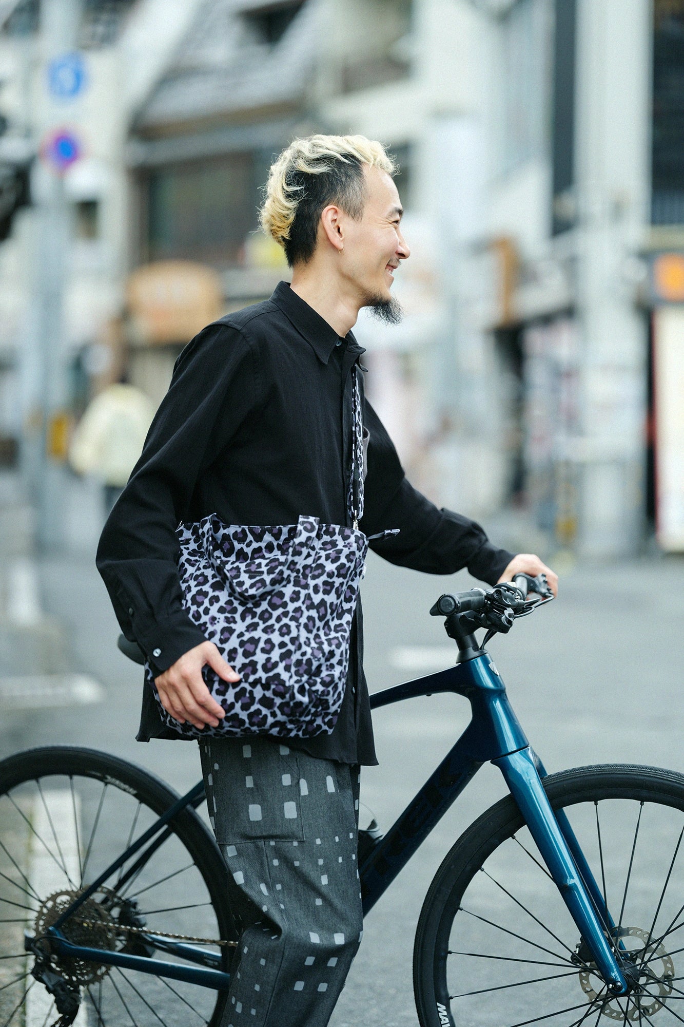【คาดว่าจะจัดส่งราววันที่ 29 กันยายน】2WAY BIKE โท้ต/depo leopard Midnight 