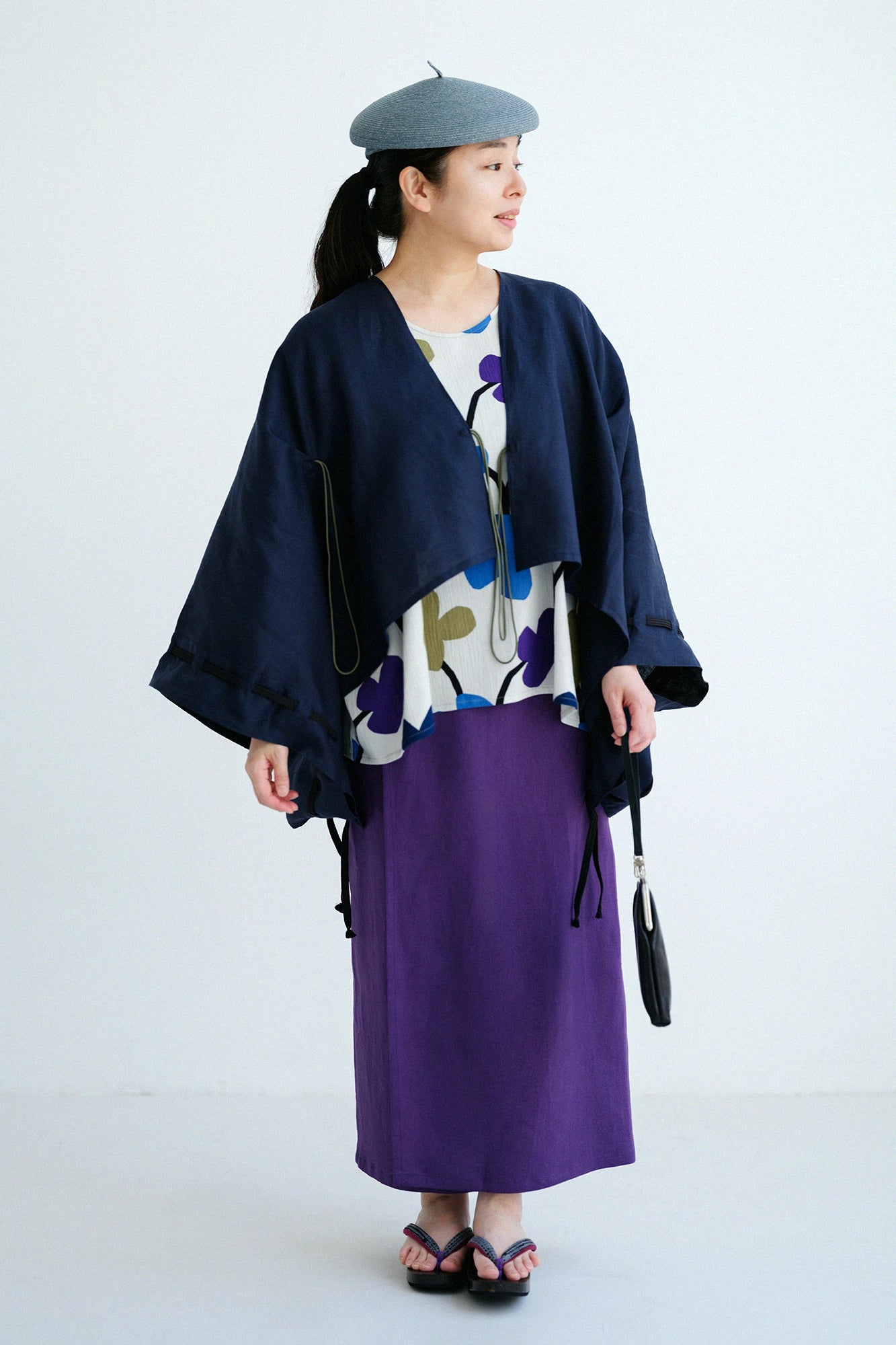 'Height:'153 cm,'WearsTaille : »Women F