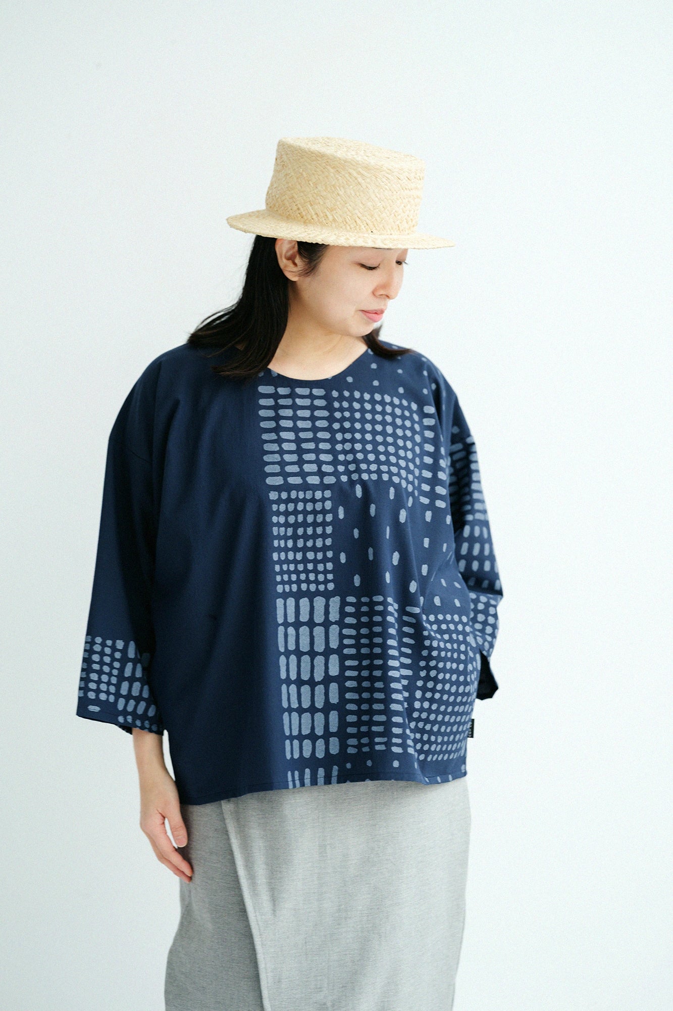 【Versand voraussichtlich ab 3. März】C/CM(R) Nagitashikakui Kimono (四角衣) / Shikiishi (Steinplatte) und Yohaku (Freiraum) Dunkelmarine (濃紺) 