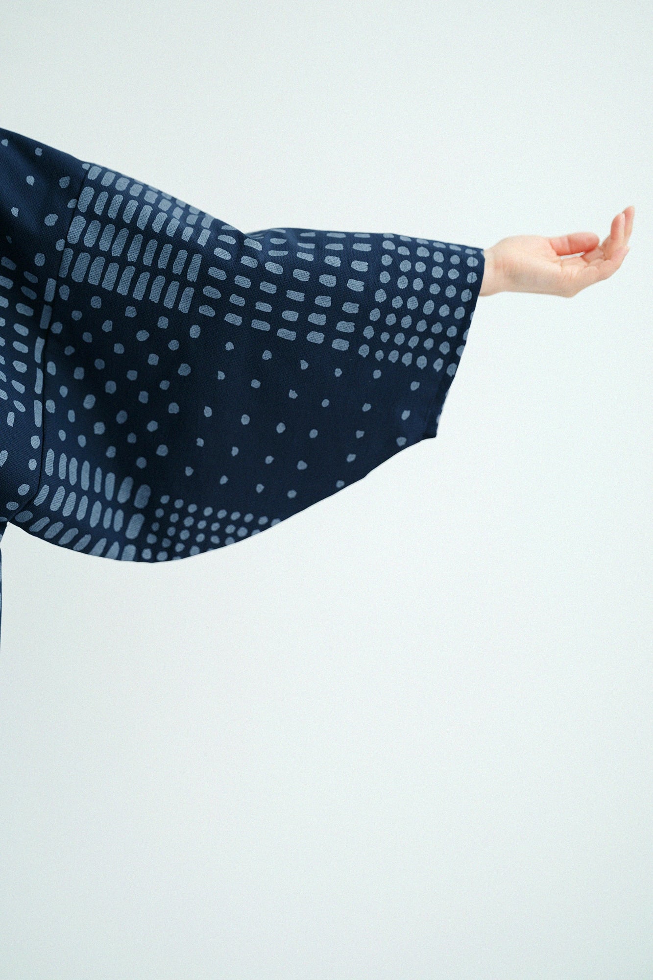 【Versand voraussichtlich ab 3. März】C/CM(R) Nagitashikakui Kimono (四角衣) / Shikiishi (Steinplatte) und Yohaku (Freiraum) Dunkelmarine (濃紺) 