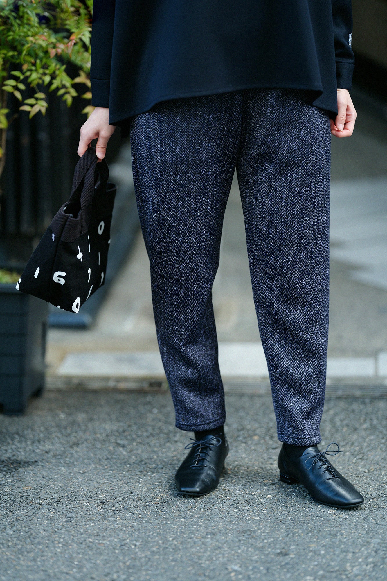 【預購】內起絨人字形針織 休閒窄管長褲／混深藍色（※預計於12月9日左右發貨）