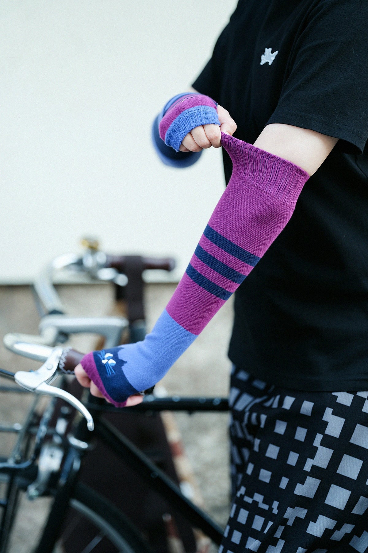 [Expédition prévue vers le 28 avril] depo Nyan Dry Nova Arm Sleeves/Navy