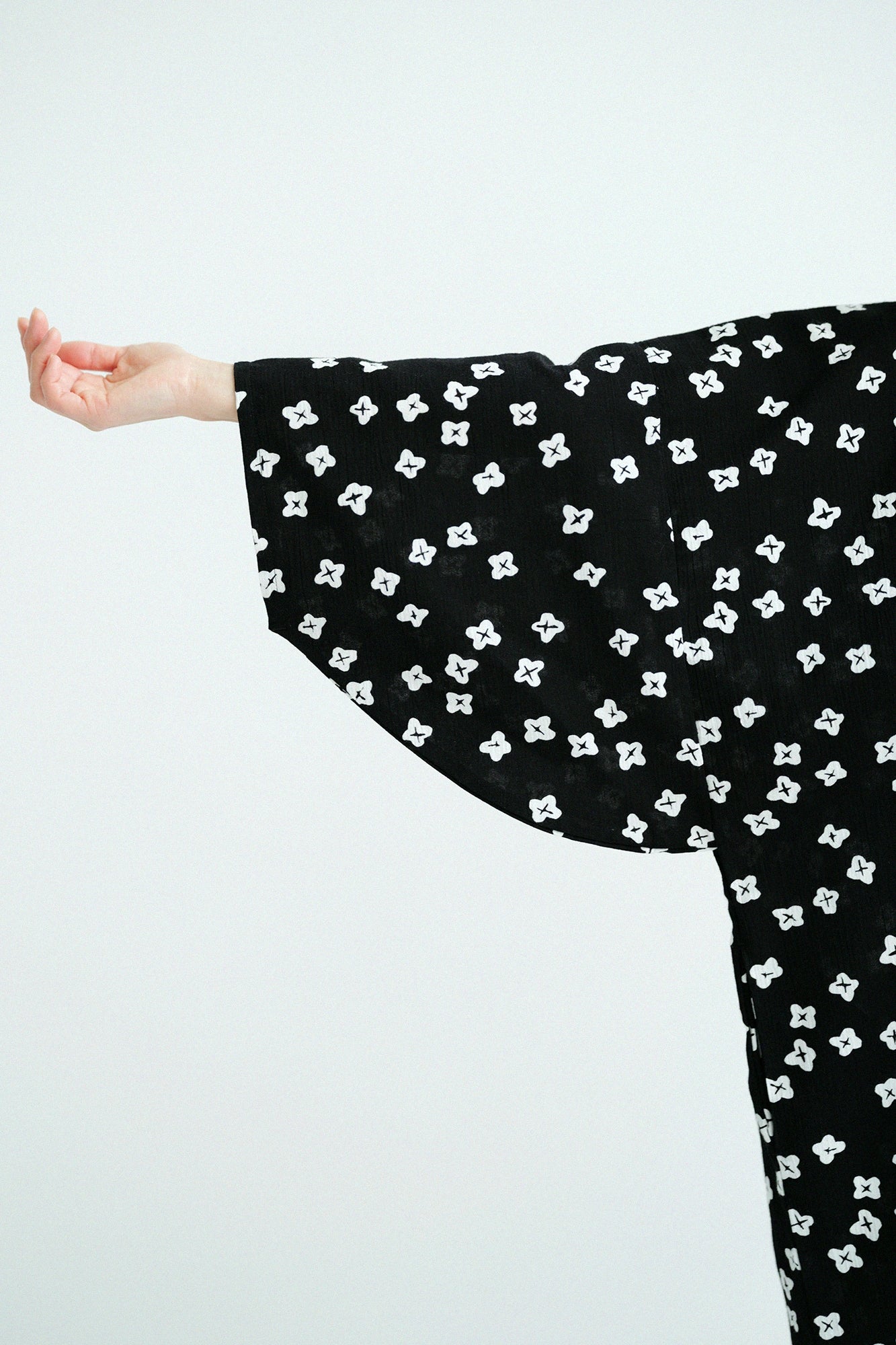 【3월 3일경 발송 예정】타카시마치지미 20/20 나기나타 직사각형 원피스／작은꽃 