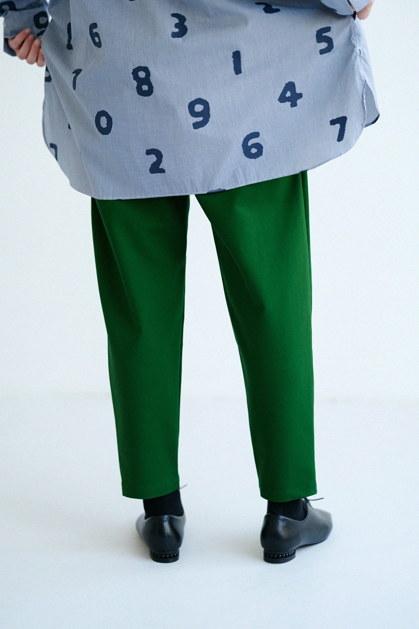 【3月17日頃発送予定】ダブルクロスストレッチ イージーテーパードパンツ／グリーン