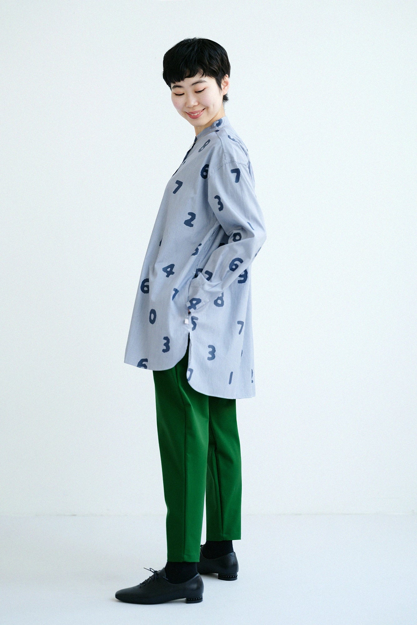 【3月17日頃発送予定】超長綿 スタンドカラー グランチュニックシャツ R.H／SO-SU-U ネイビーピンチェック