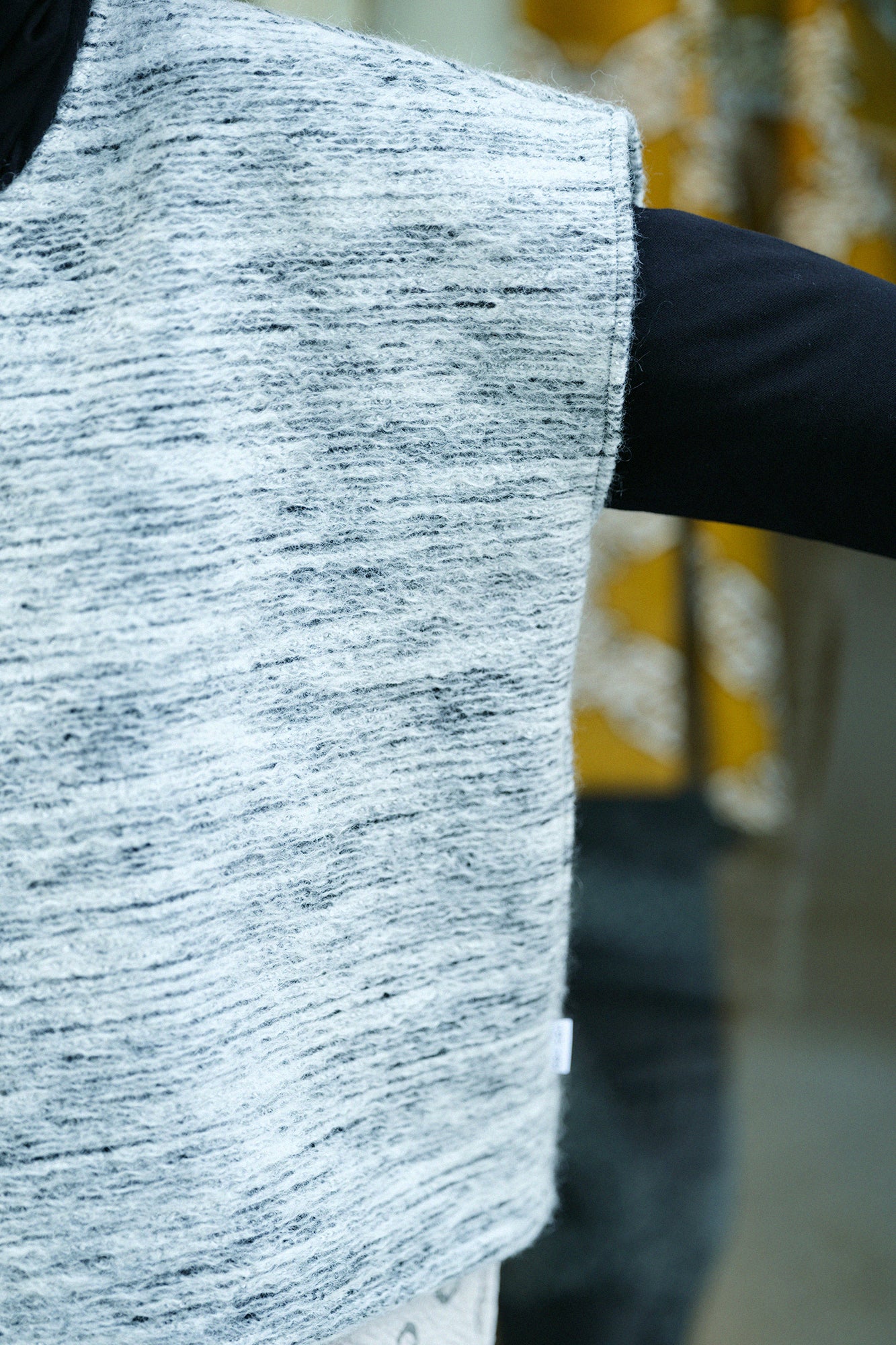 雙層梳毛 針織 台形上衣 肩線／淺灰色