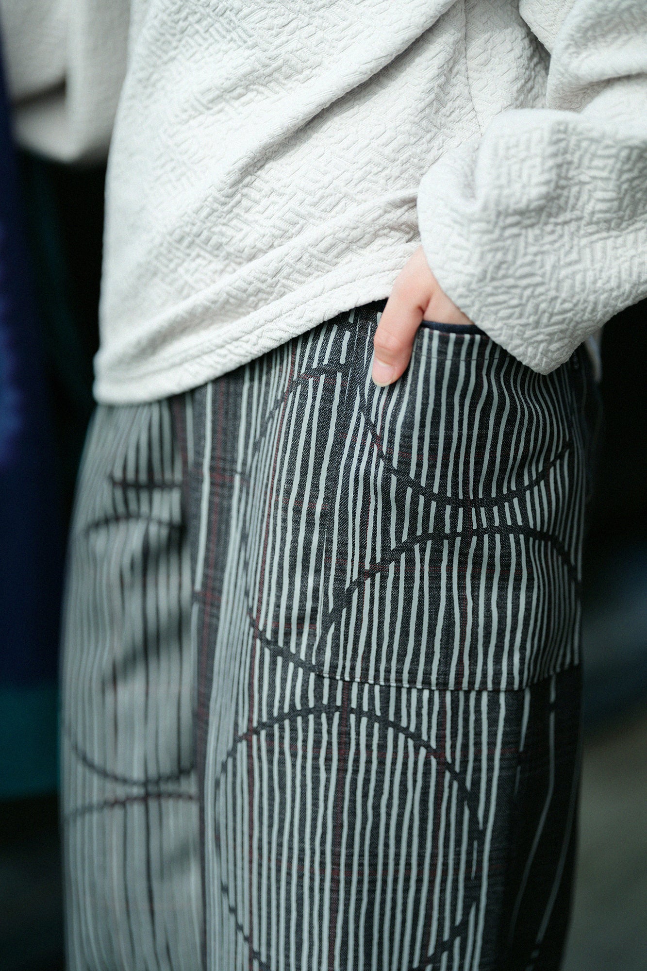 Combed Yarn Lattice Weave Kisaragi Poncho / Black×Hazelnut Color