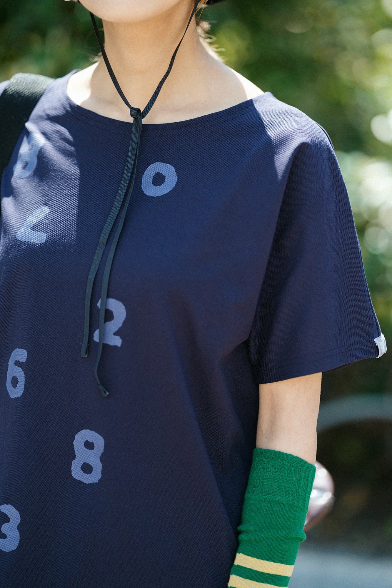 [Expédition prévue vers le 28 avril] T-shirt découpé en tricot C/CM(R) Kanoko/SO-SU-U Haut et bas et marges Marine