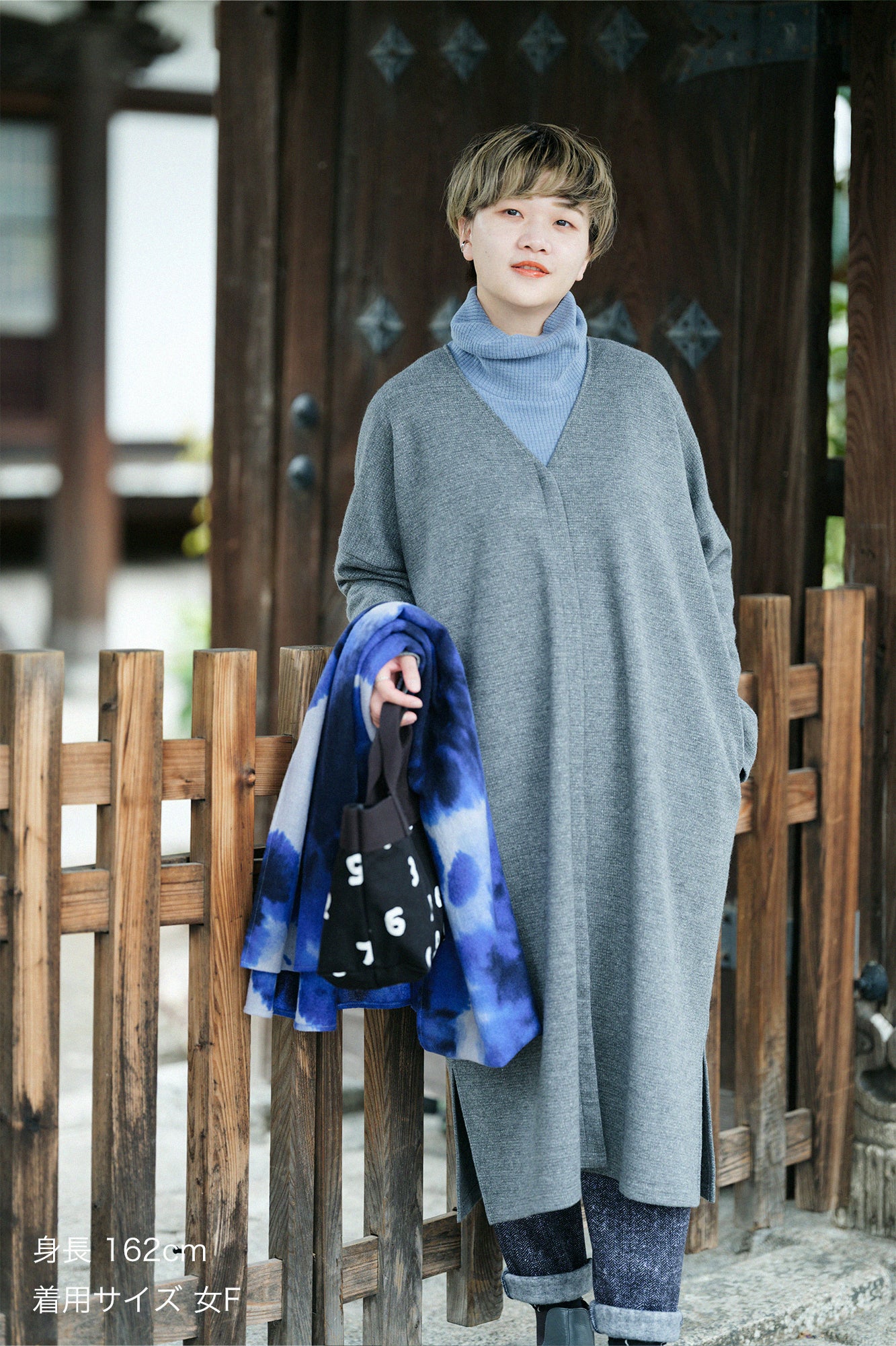 予約】Vネック ライトコート