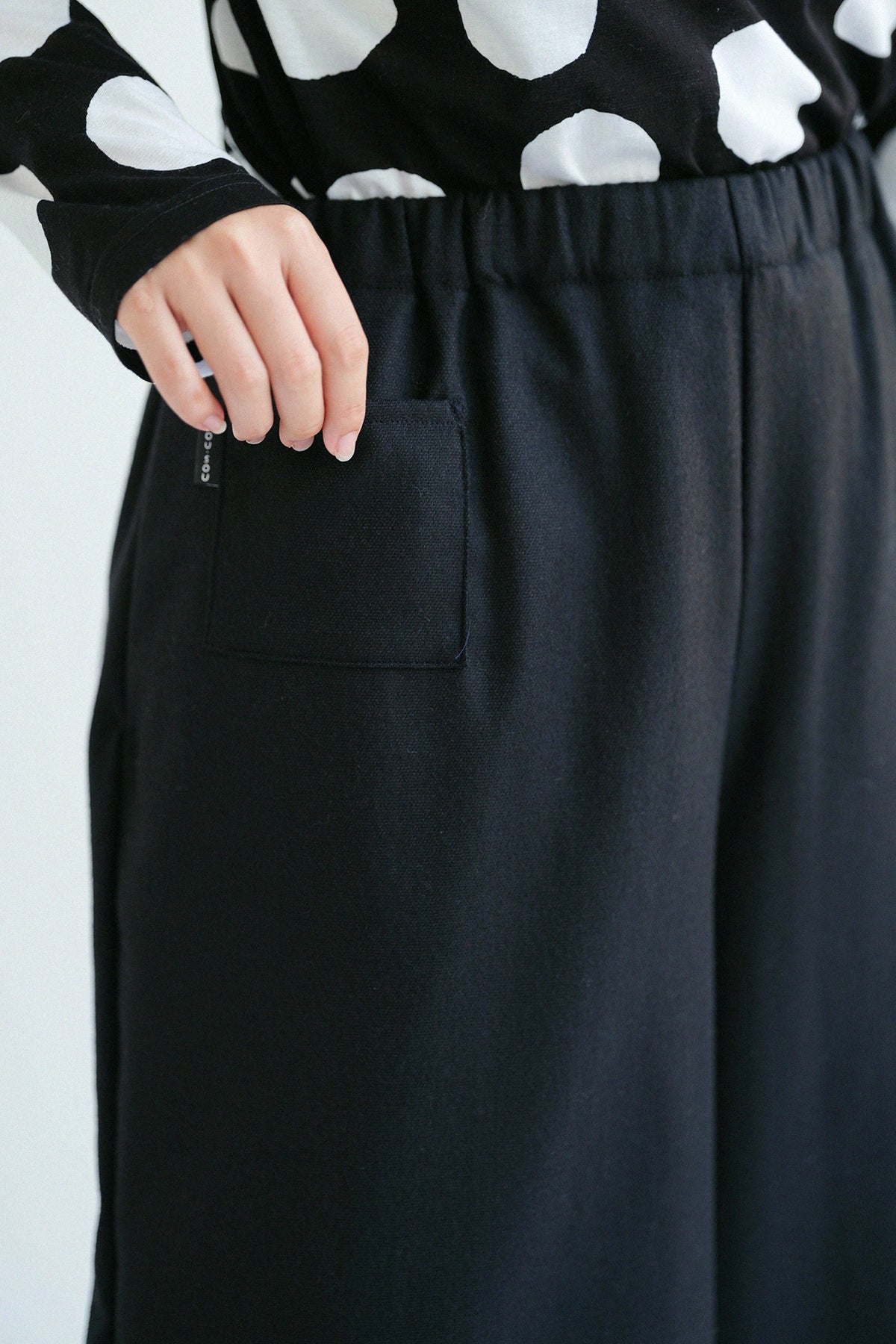 【Ships ard 11/17】Woolen Yarn Wide-legged Pants／Black