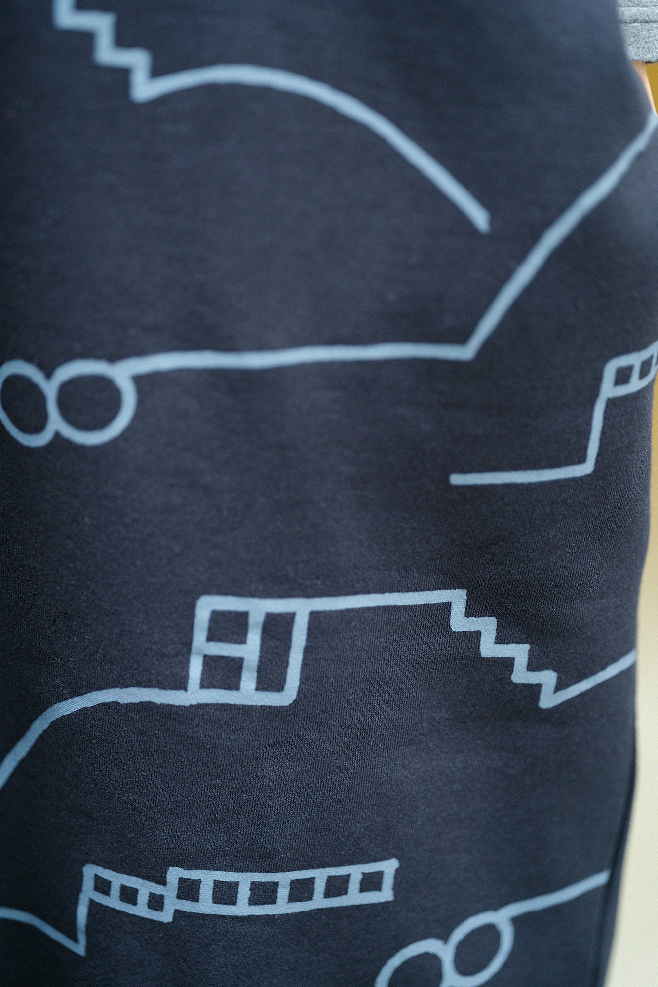 Fleece Lining Knit Rectangular Dress Shoulder Line / Chari and Blank Black