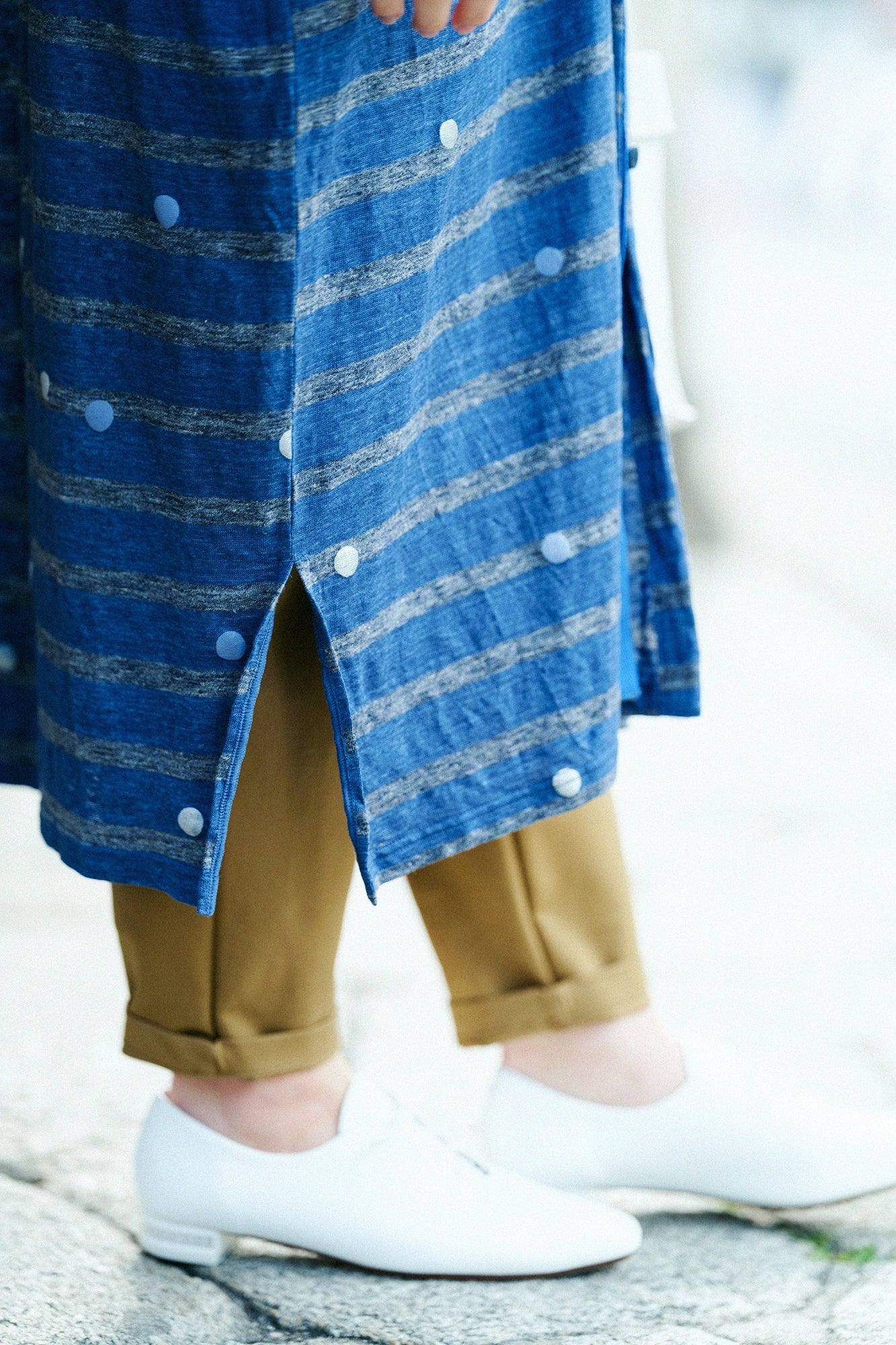 【3月17日頃発送予定】リネンボーダーニット Vネック ライトコート／山水玉（やますいぎょく）