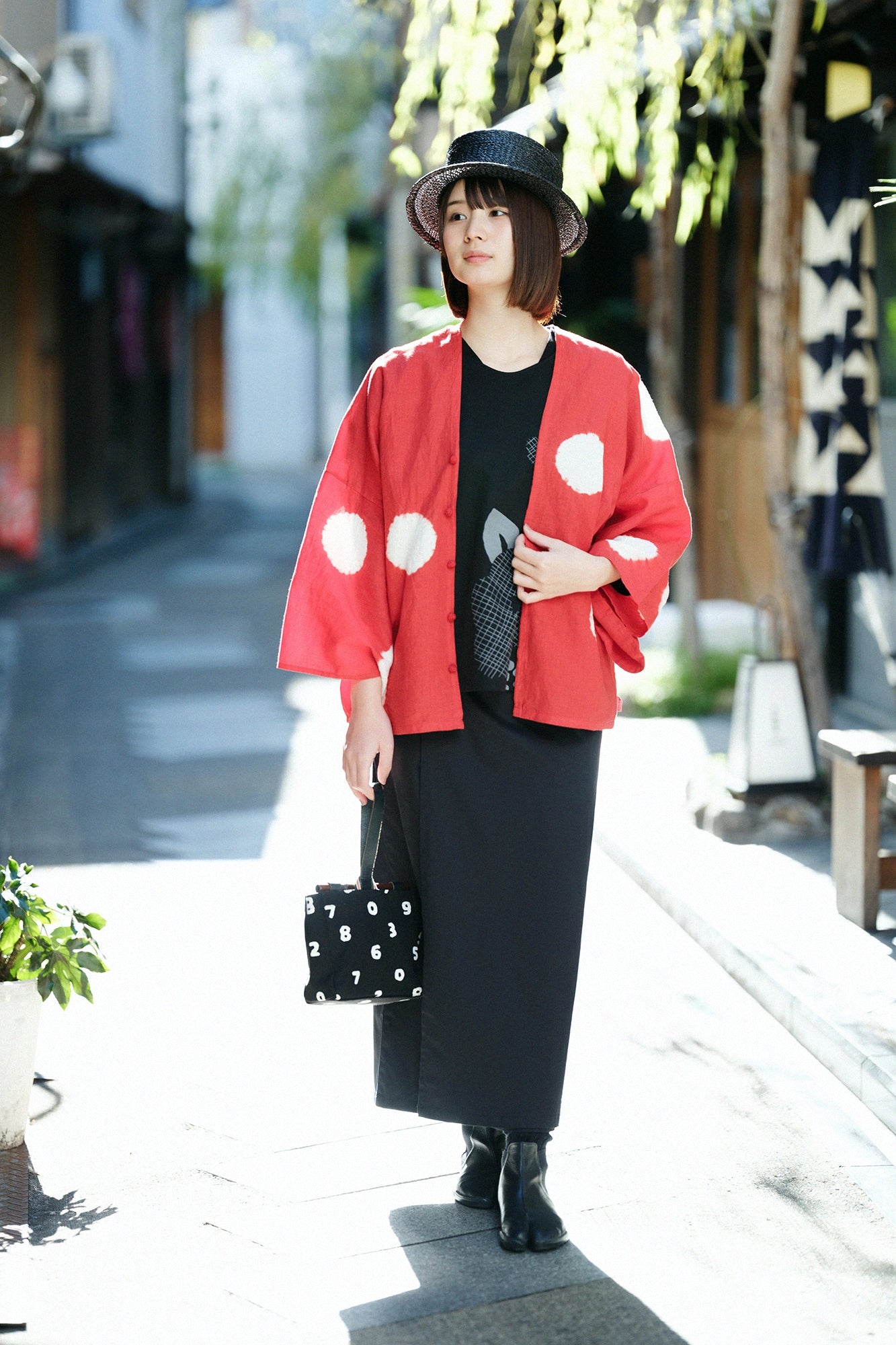 【Scheduled to ship around Mar 3】Knit Square Top／Random Thoughts and Blank  Black