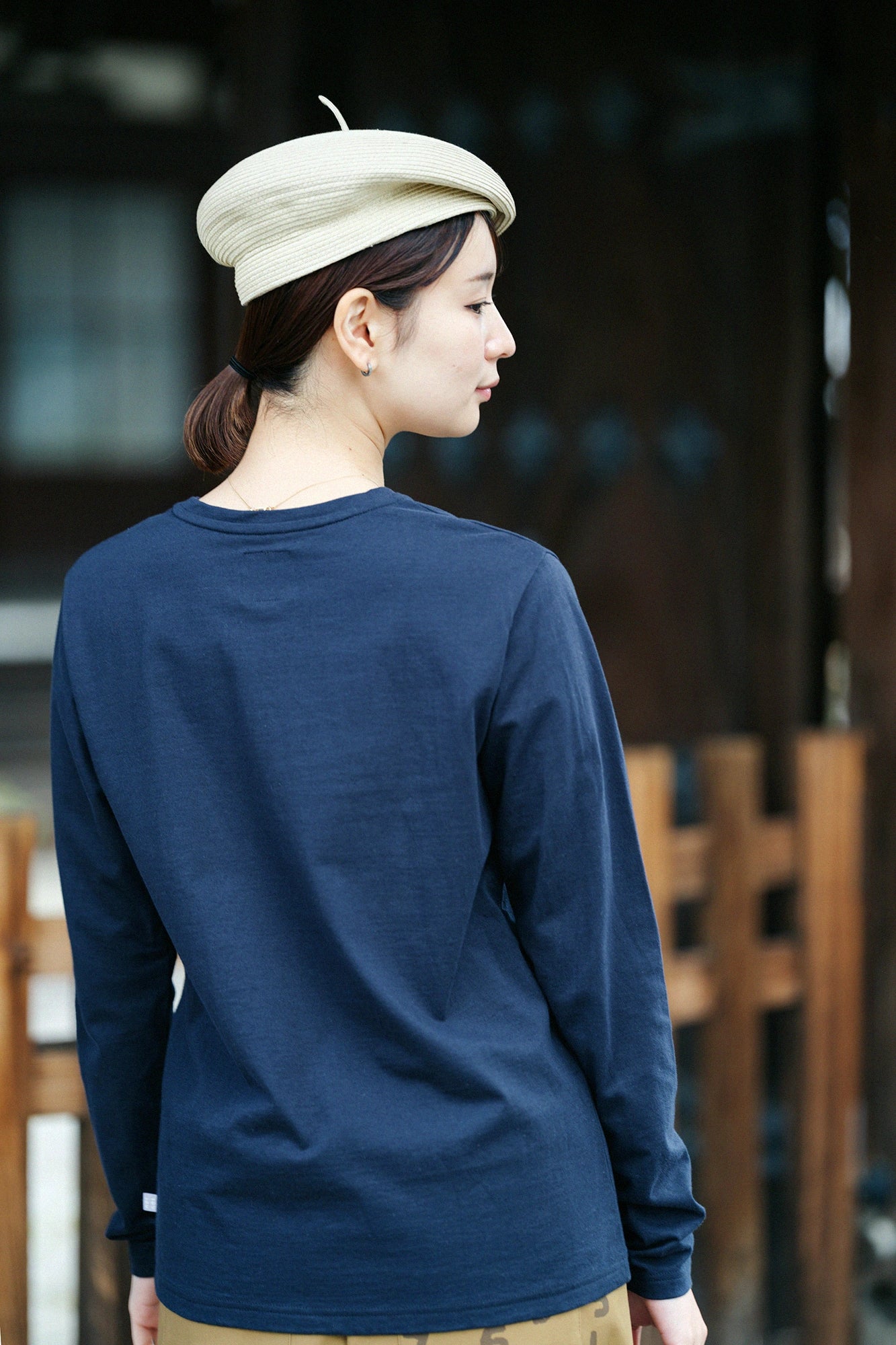 [Expédition prévue vers le 17 mars] T-shirt à manches longues et poche en jersey plaqué/Noir marine