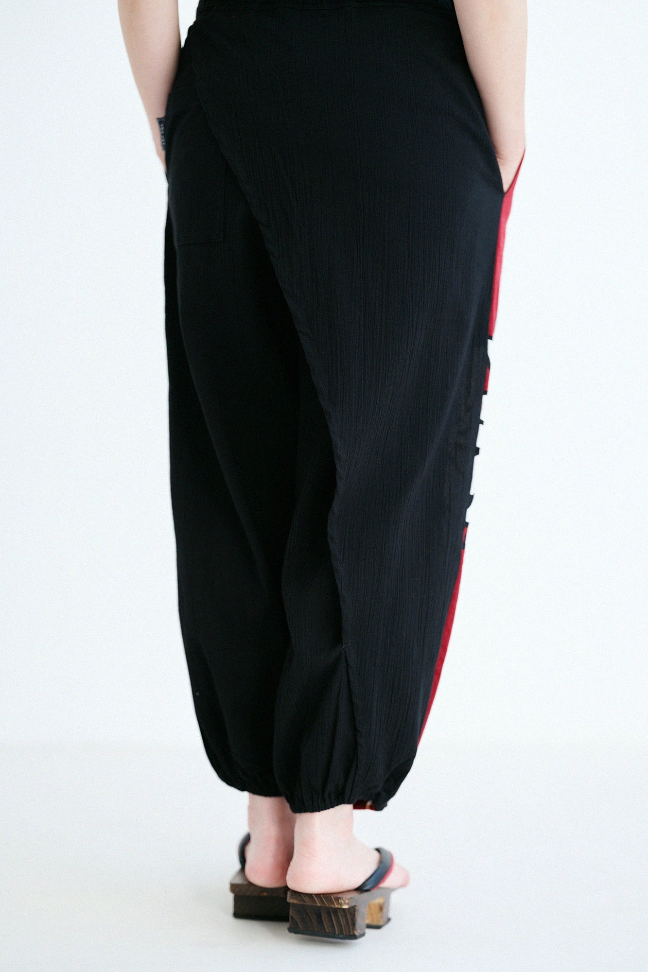 【Ships ard. 6/23】Chizimi Cotton 20/20 Wrap Harem Pants Bi-color / Black x Gold Damask 2