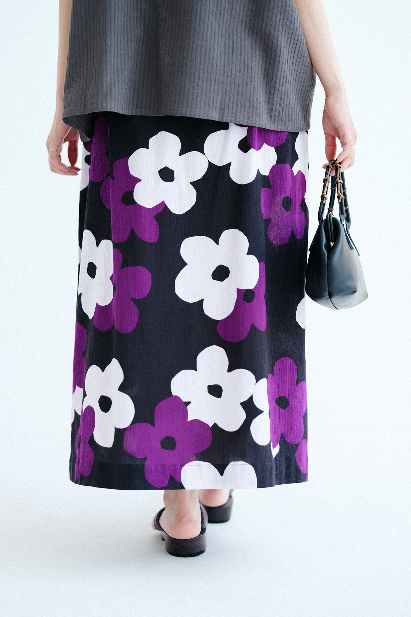 'Height:'161 cm,'WearsTaille : »Women F