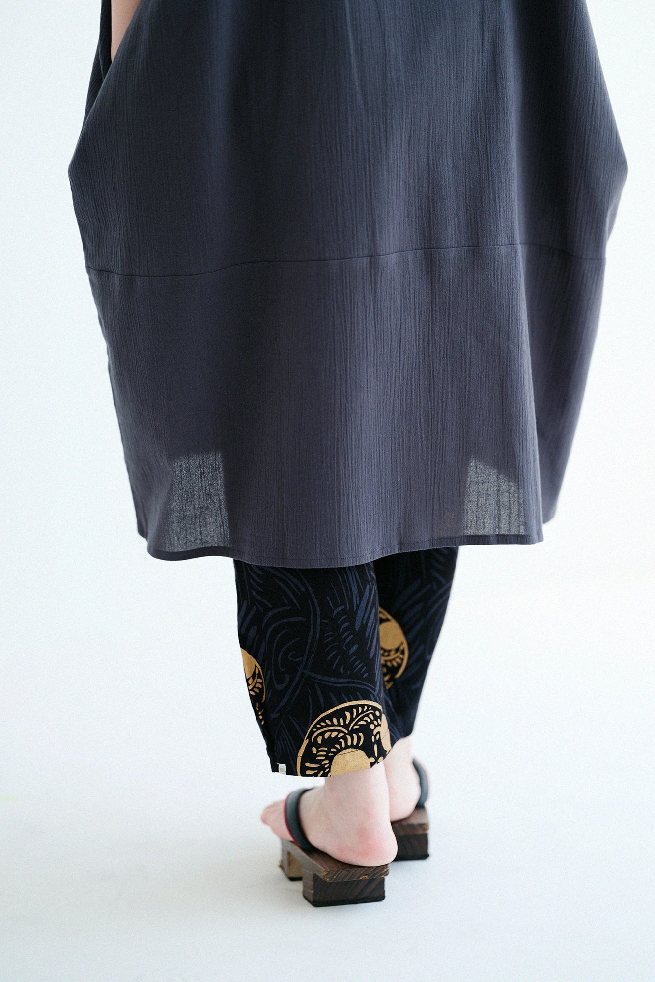 'Height:'154 cm,'WearsTaille : »Normal,左下