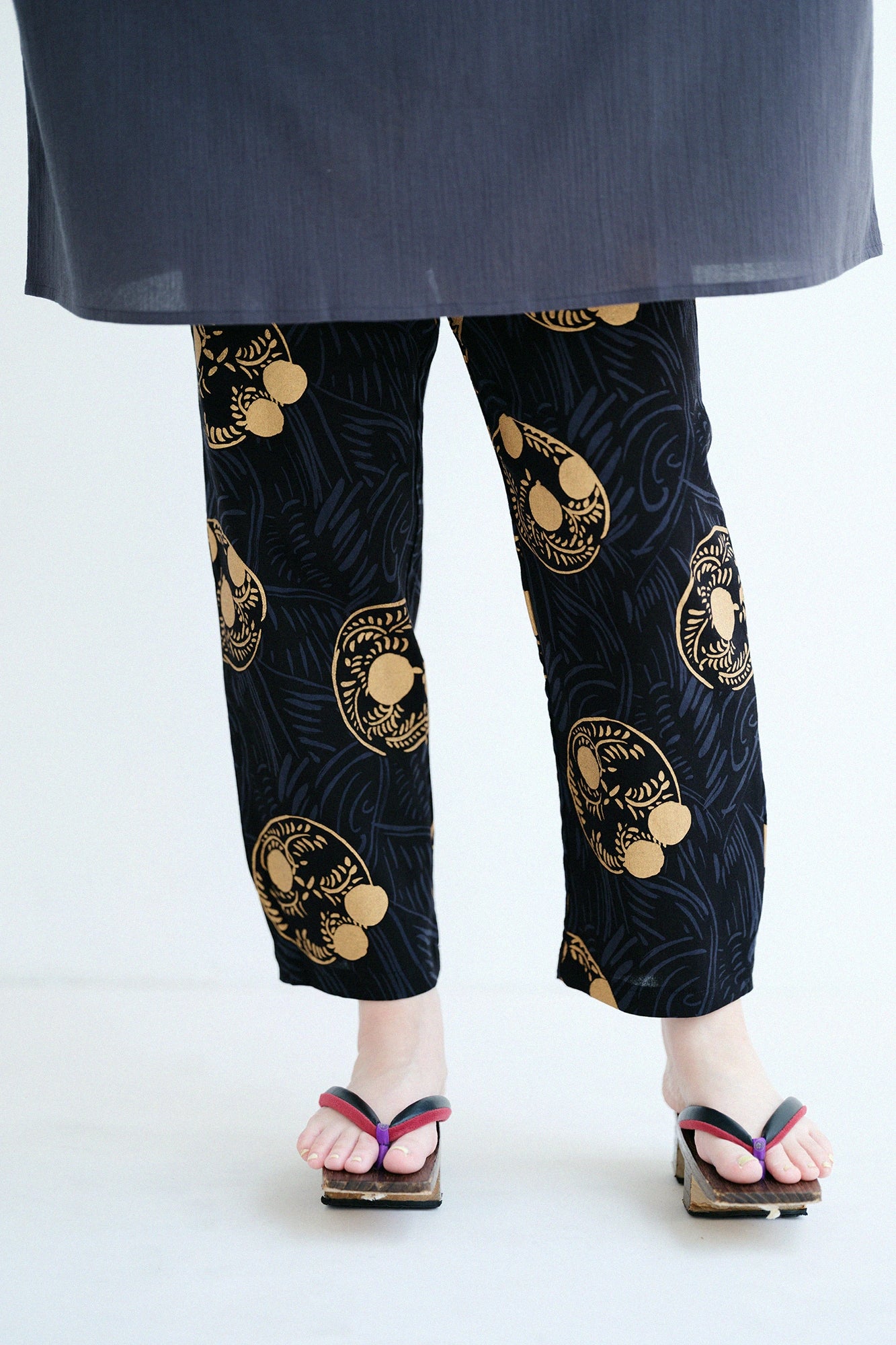 'Height:'154 cm,'WearsTaille : »Normal,左下
