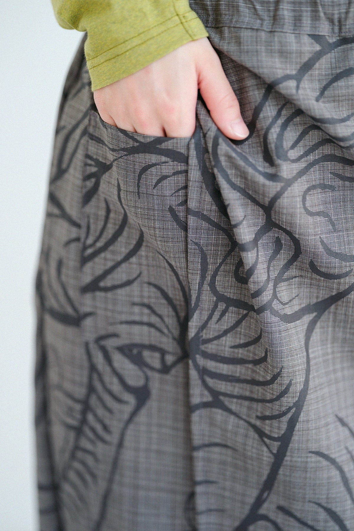 【Ships Ard 9/22】High-twisted Combed Yarn Wrap Hakama Pants／flying elephants
