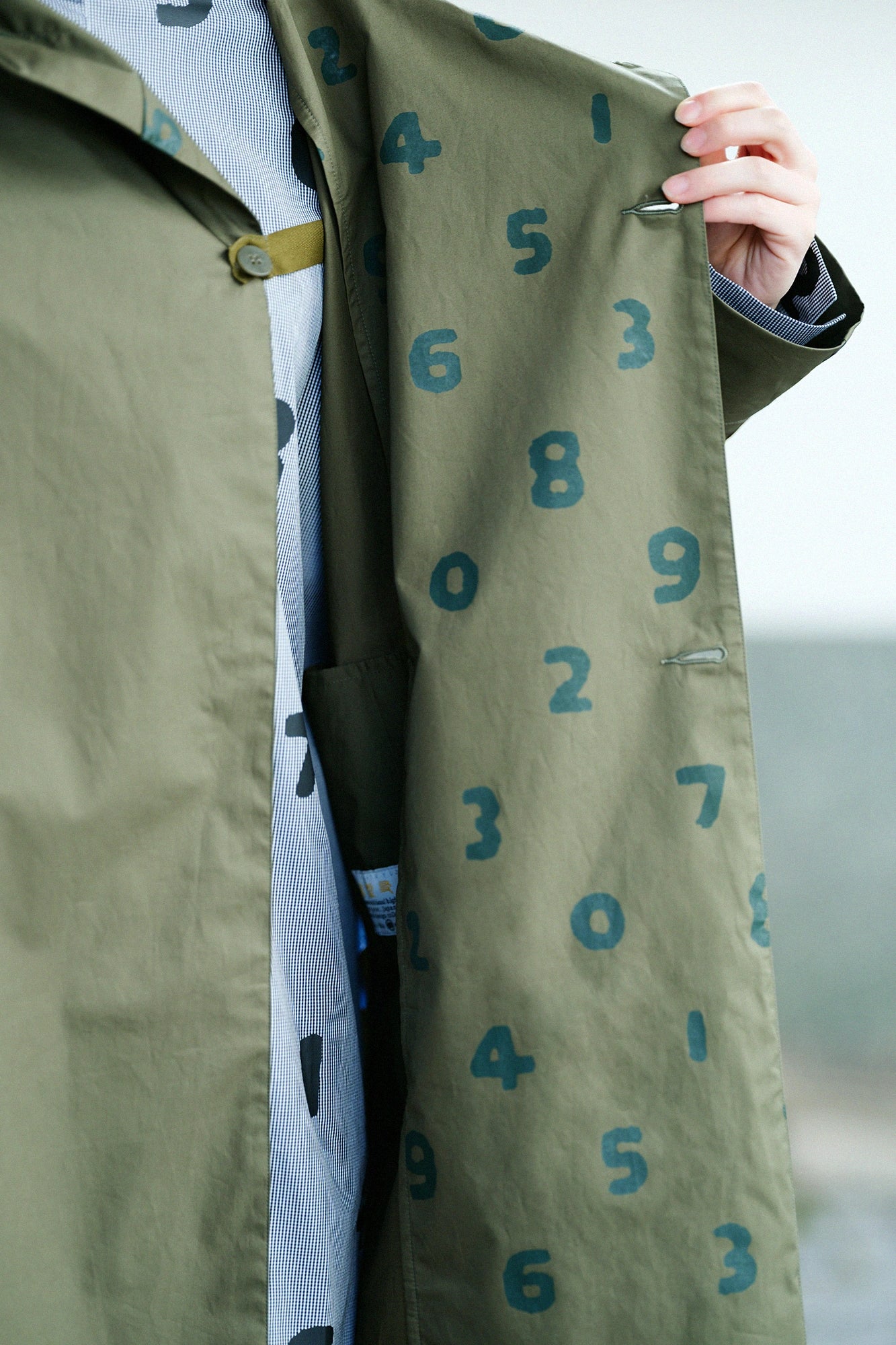 【3月17日頃発送予定】高密度ツイル フードコート／カーキ×SO-SU-U