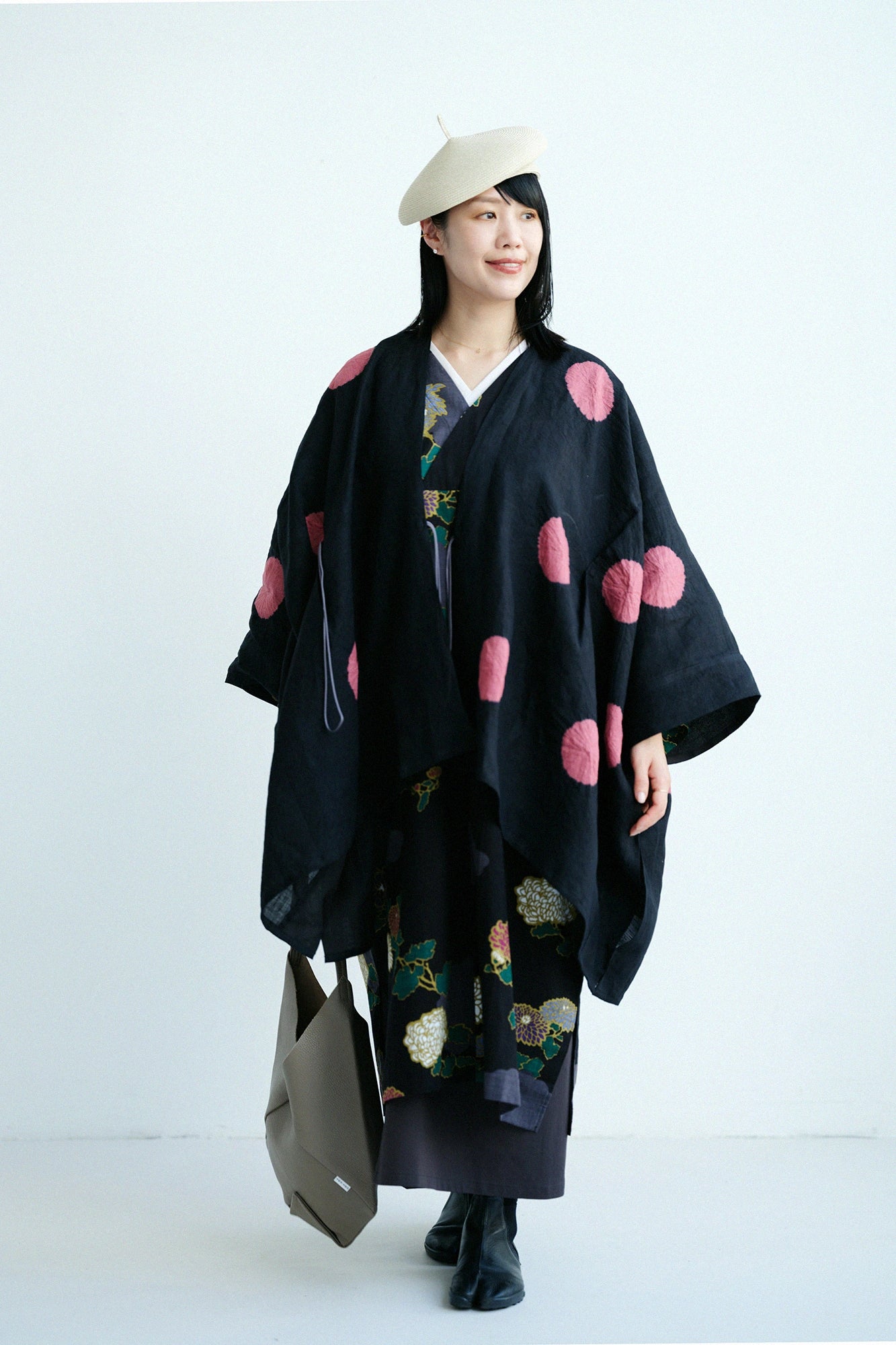 【Versand voraussichtlich ab dem 3. März】Iseki Ori Bun (Bun) großer Furoshiki (Ōkatabira)/Kumodori mit Chrysantheme 