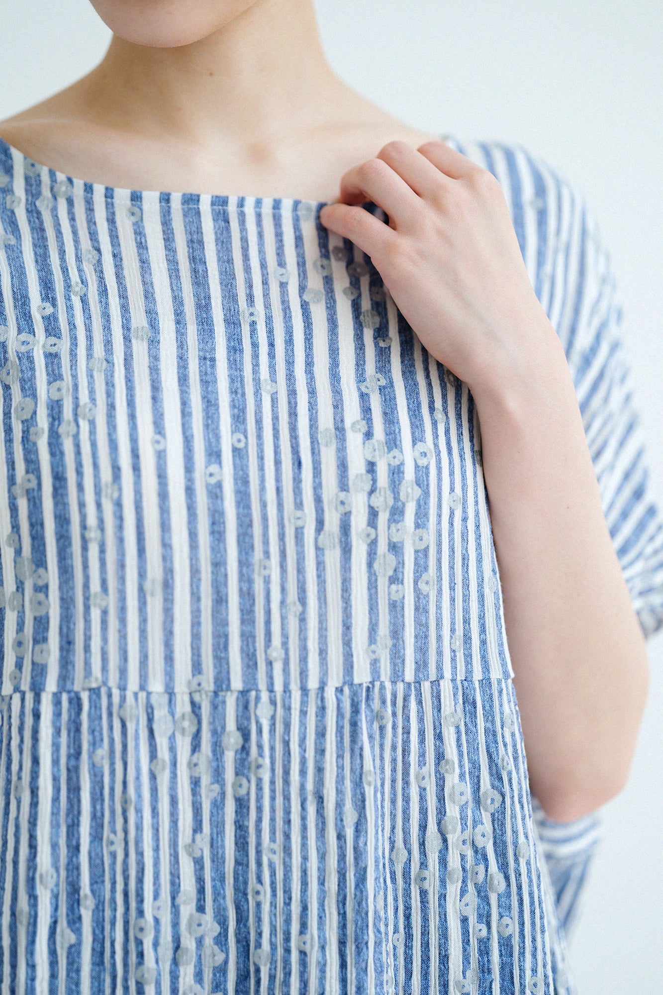 [Versand voraussichtlich um den 7. Juli] Linen Soccer Wrinkle Blues/Flower Murmur Blue Stripe