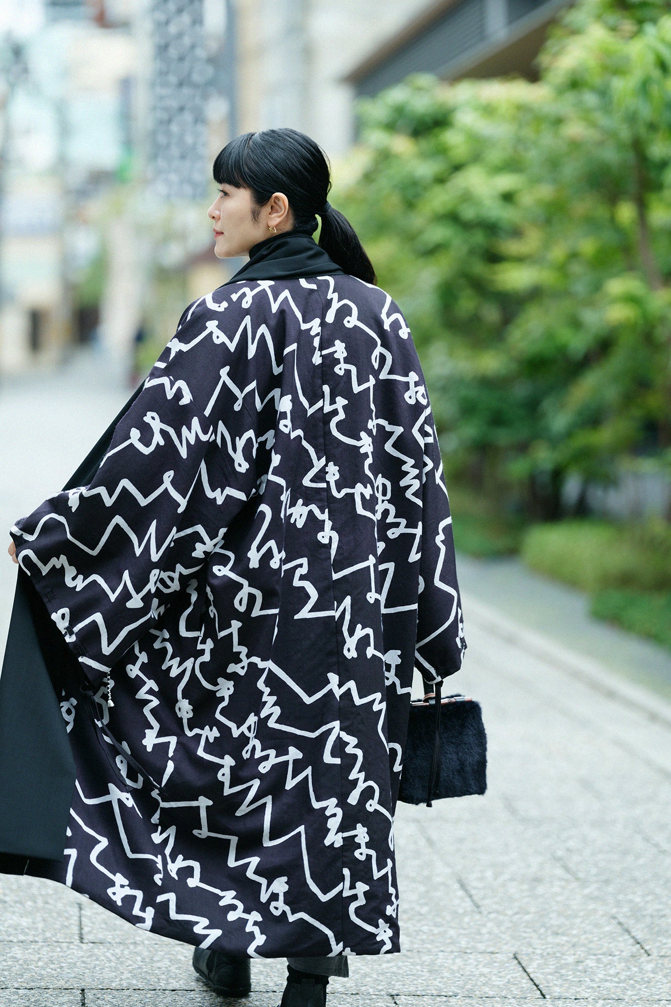 梳毛×毛斯綸 宮中袖 雙面用／黑色×文