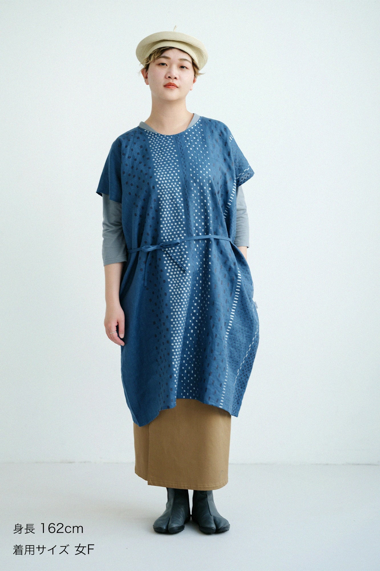 [Versand voraussichtlich ab dem 3. März] Hanf Langform-Kimono (Chouhoukei) / Araresima und Yohaku, Indigo Akzentfarbe (Noshimeiro) 