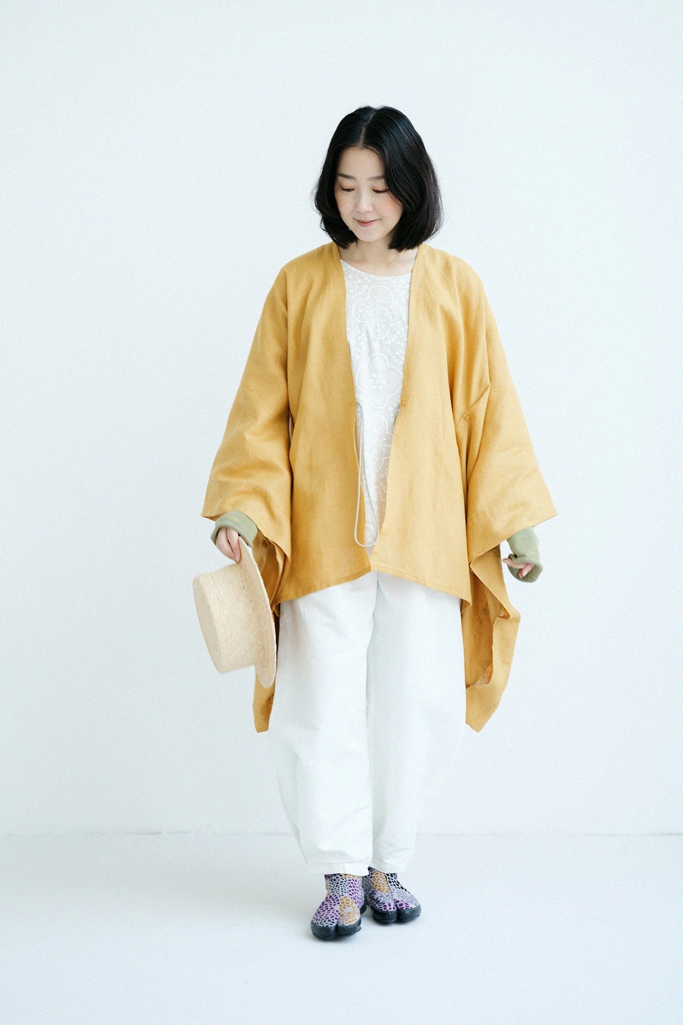 【Versand voraussichtlich ab dem 3. März】 Asa Rayon Nagitashikakui Kimono (Vierkant-Kimono) / Sukashi-Muster (Mon'yō) Kijiro (natürliches Weiß) 