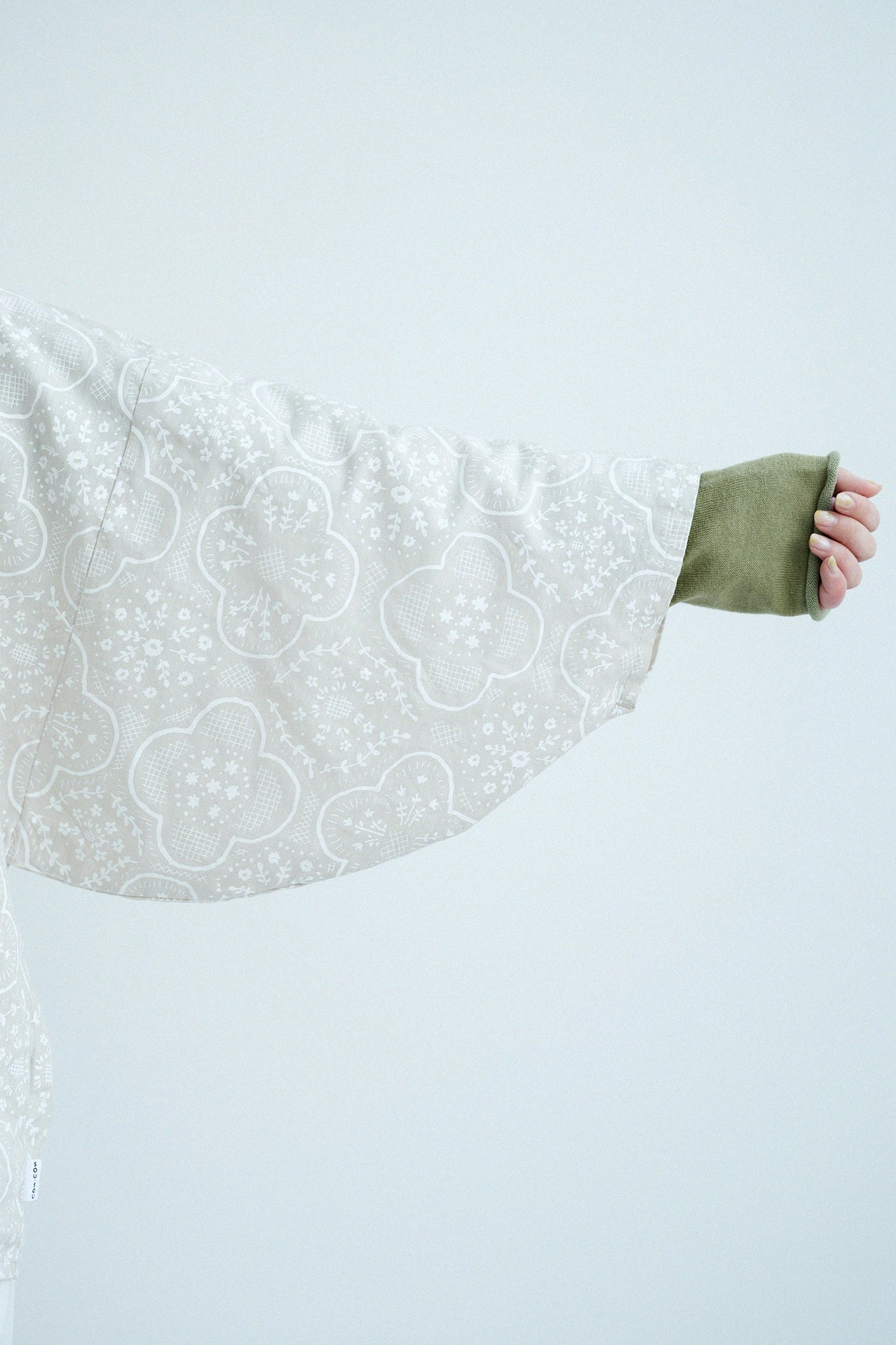 【Versand voraussichtlich ab dem 3. März】 Asa Rayon Nagitashikakui Kimono (Vierkant-Kimono) / Sukashi-Muster (Mon'yō) Kijiro (natürliches Weiß) 