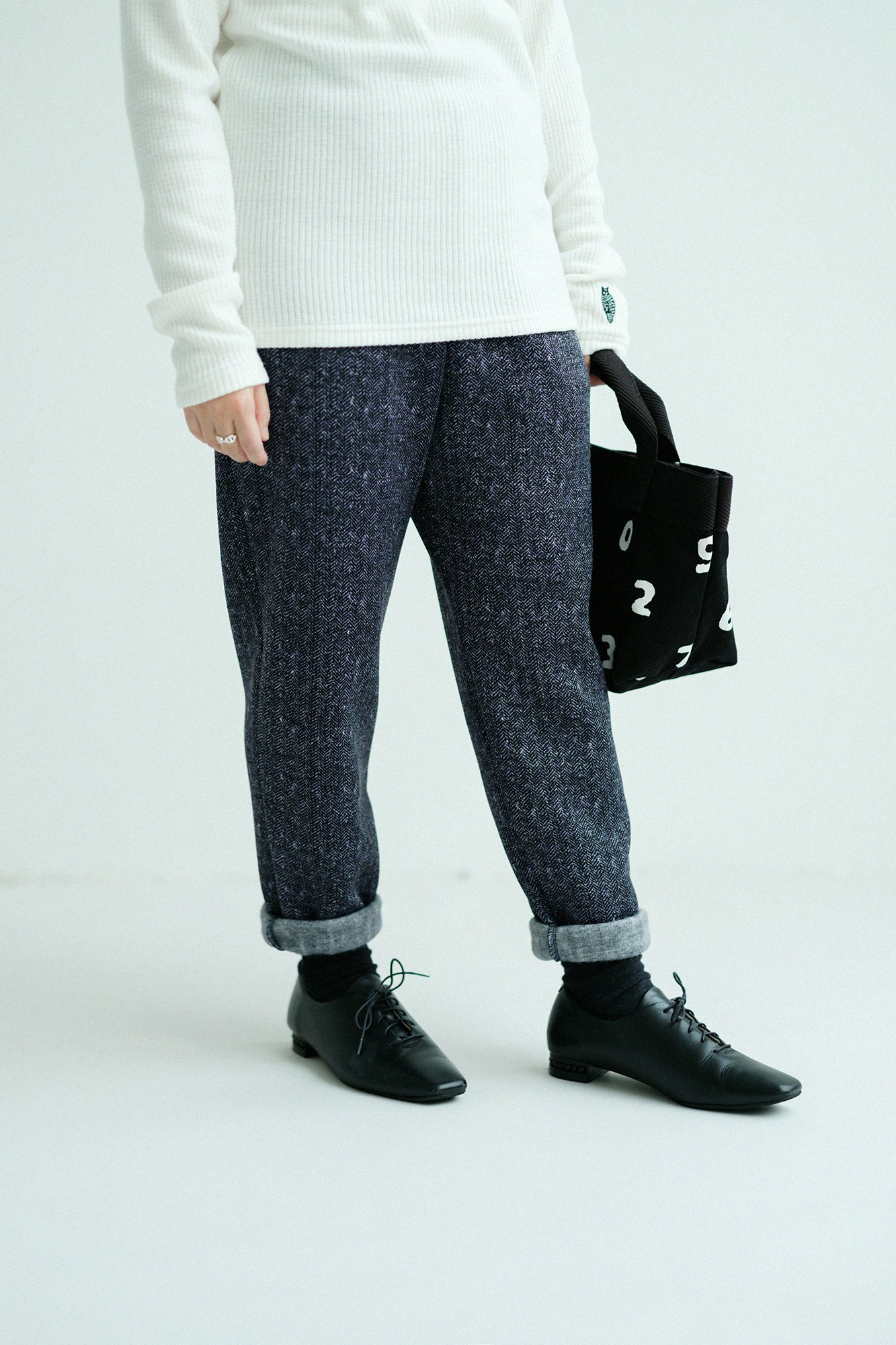 【預購】內起絨人字形針織 休閒窄管長褲／混深藍色（※預計於12月9日左右發貨）