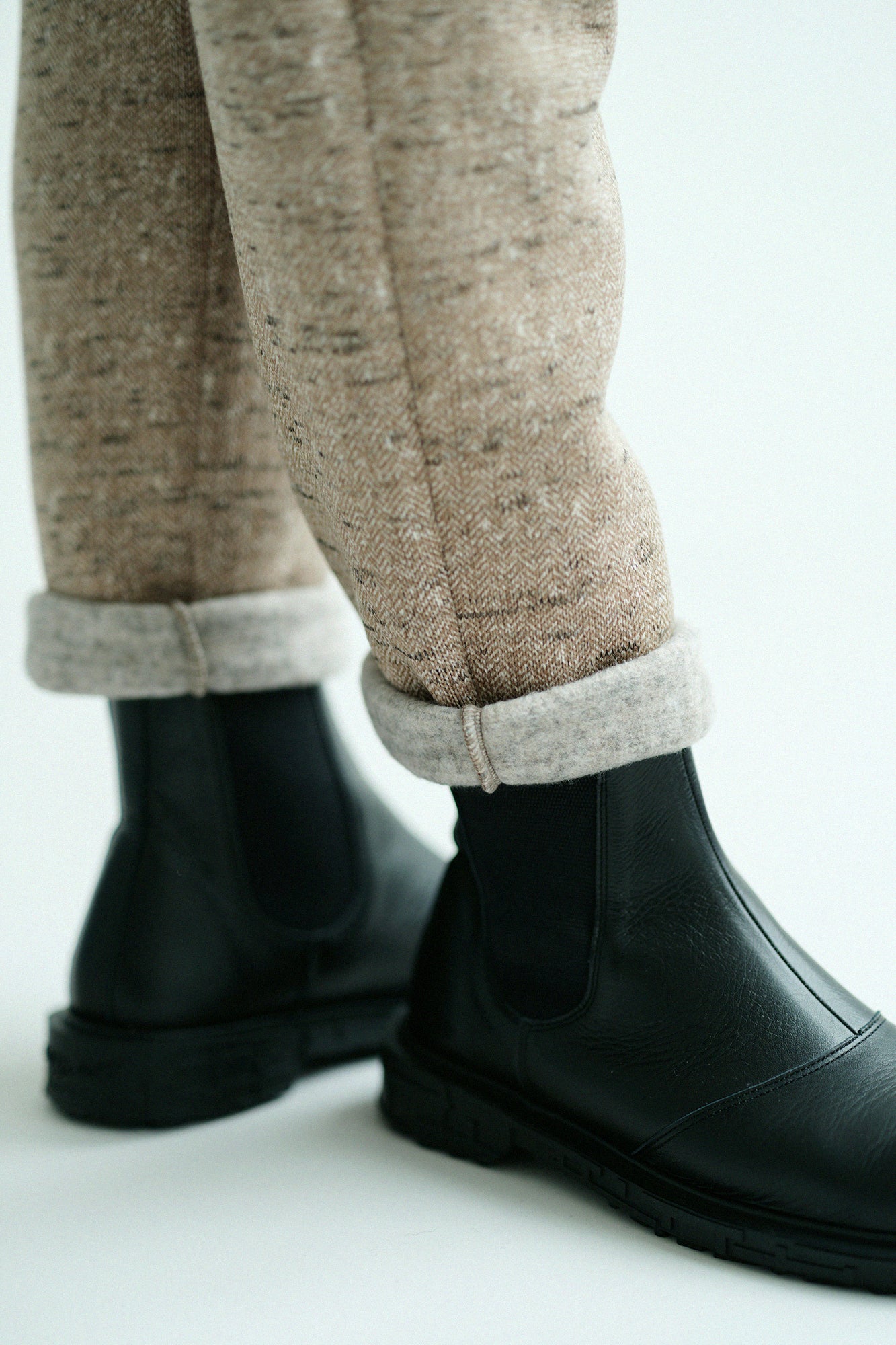 【Pre-order】Fleece Brushed Lining Herringbone Knit Easy Tapered Pants／Heather Beige（※Scheduled to be shipped around Dec 9）