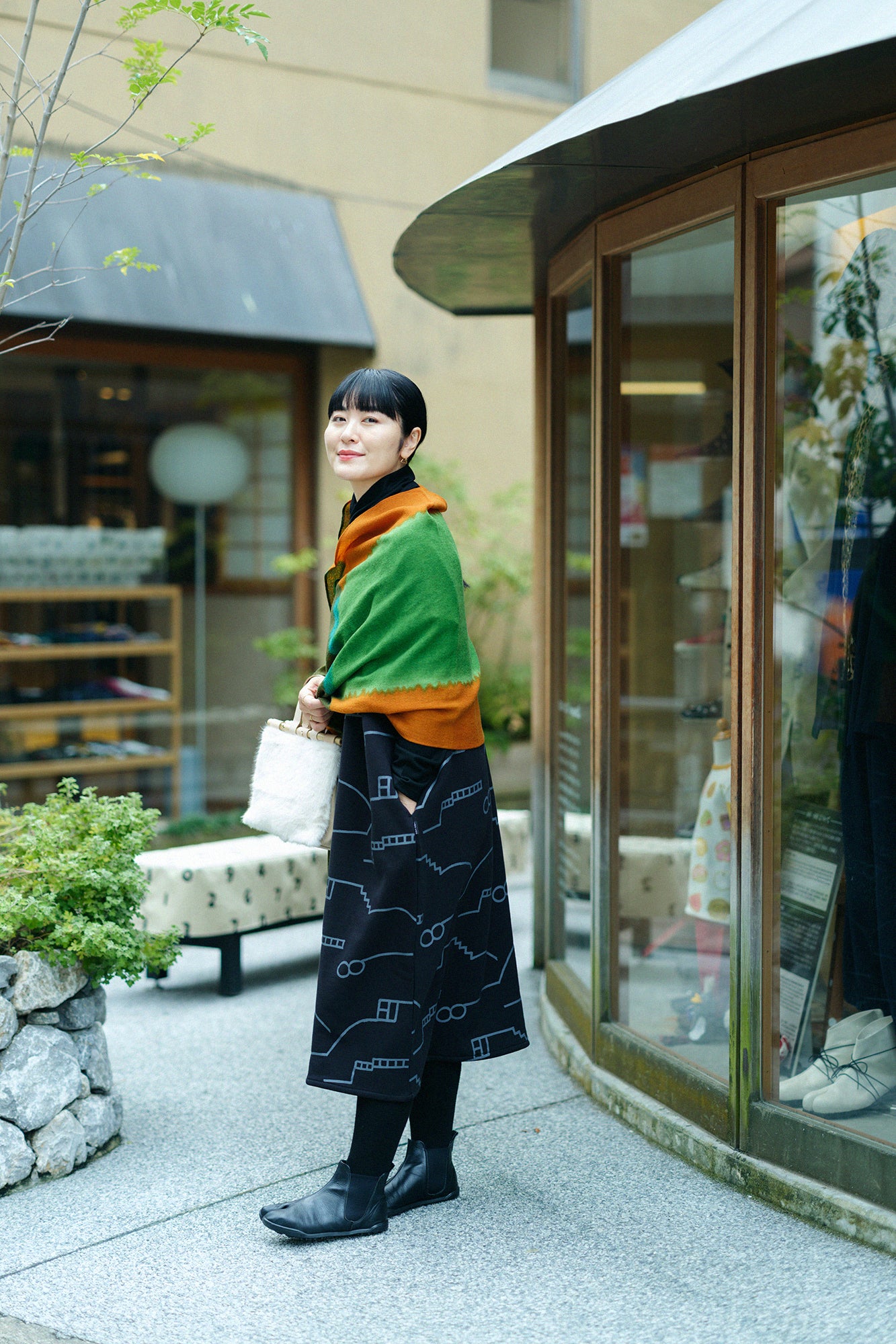 Fleece Lining Knit Rectangular Dress Shoulder Line / Chari Black