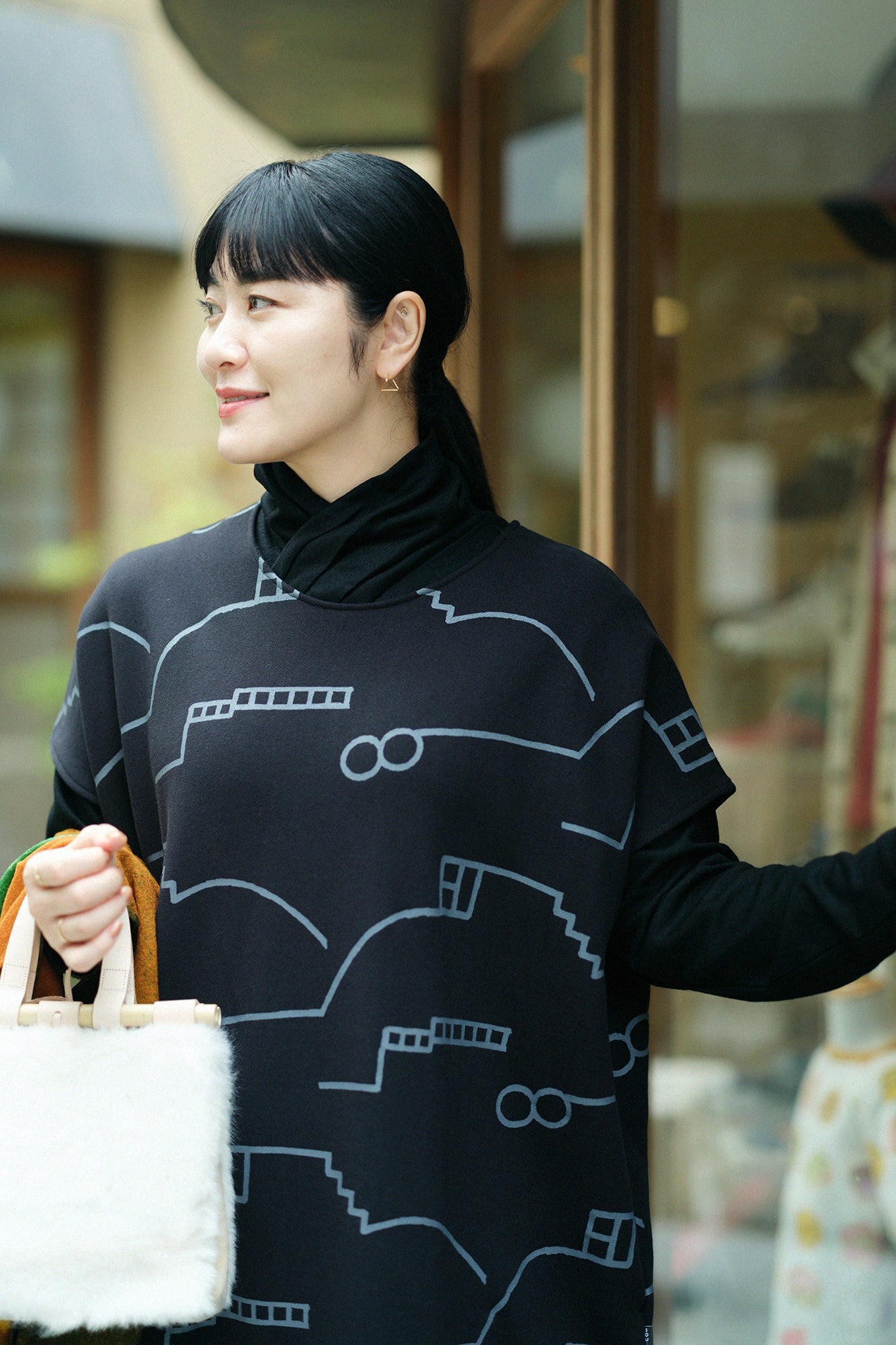 Fleece Lining Knit Rectangular Dress Shoulder Line / Chari Black