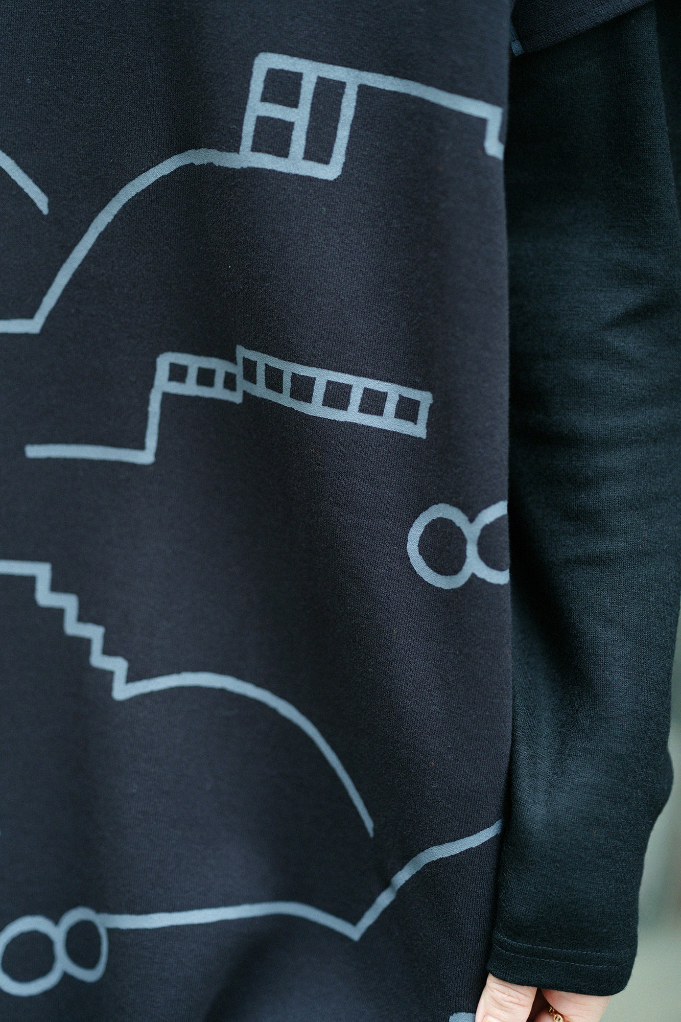 Fleece Lining Knit Rectangular Dress Shoulder Line / Chari Black