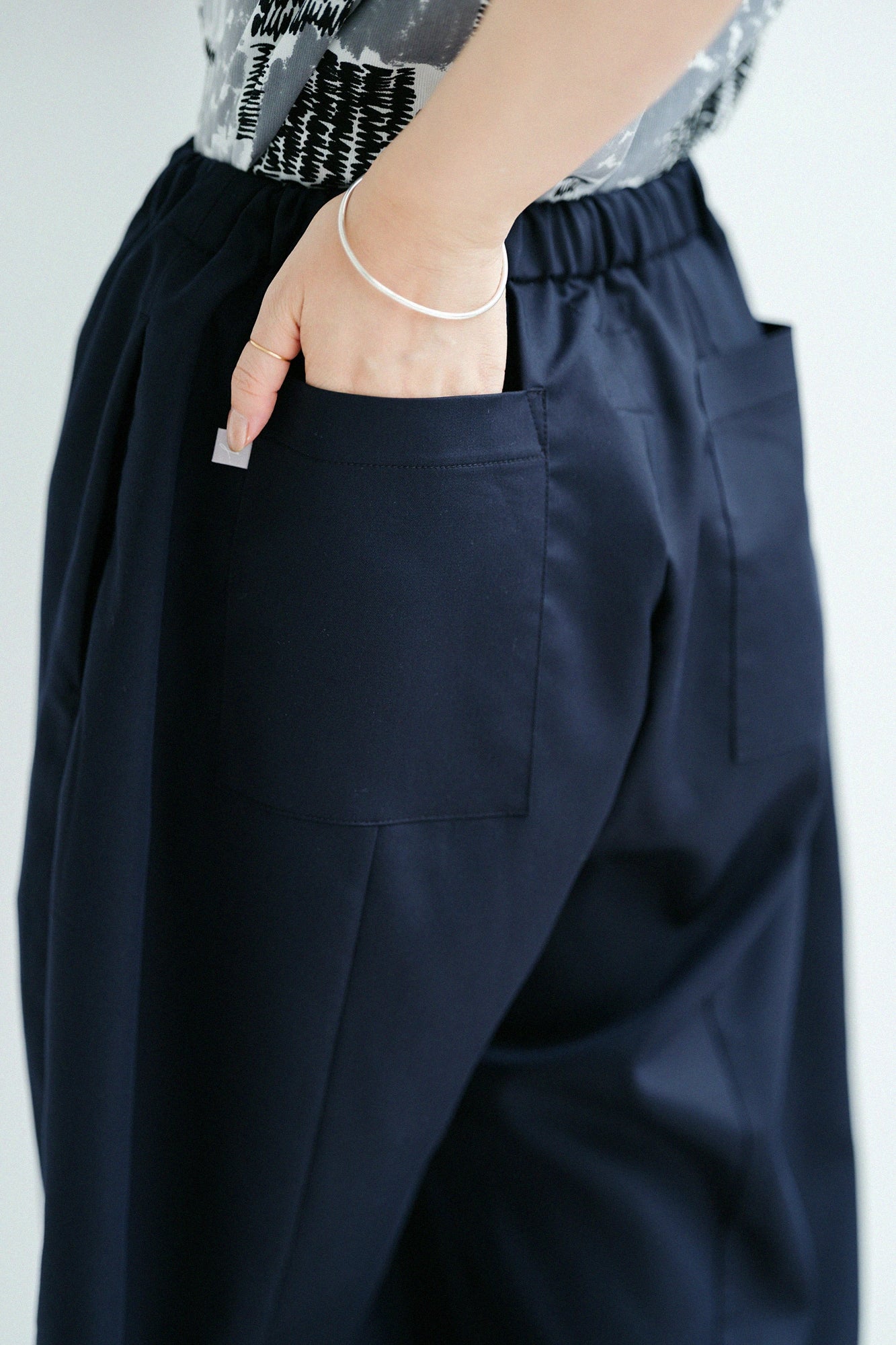 Stretch-Tencel-Twill-Laufhose/Navy-Schwarz