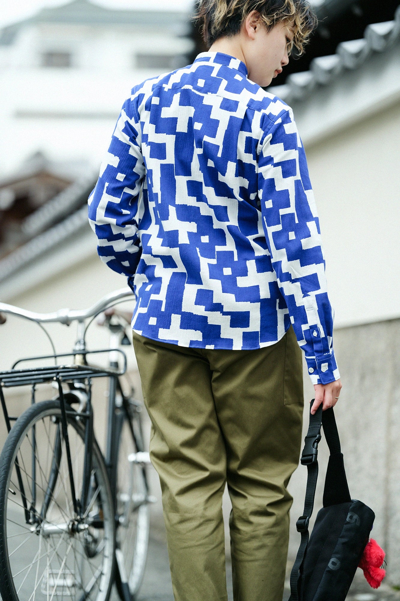 [Expédition prévue vers le 10 mars] Takashima Chijimi 20/20 Chemise à col montant/motif Ikubaku (Moyo)