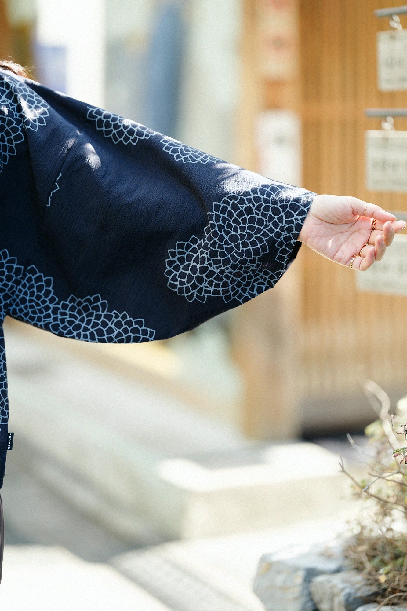 【Versand voraussichtlich ab 3. März】C/CM(R) Naginatashikakui Kimono (naginata shikakui) / Kumoma (kumoma) mit Chrysantheme und Yohaku (yohaku) Shinkonkoushi (shinkonkoushi) 